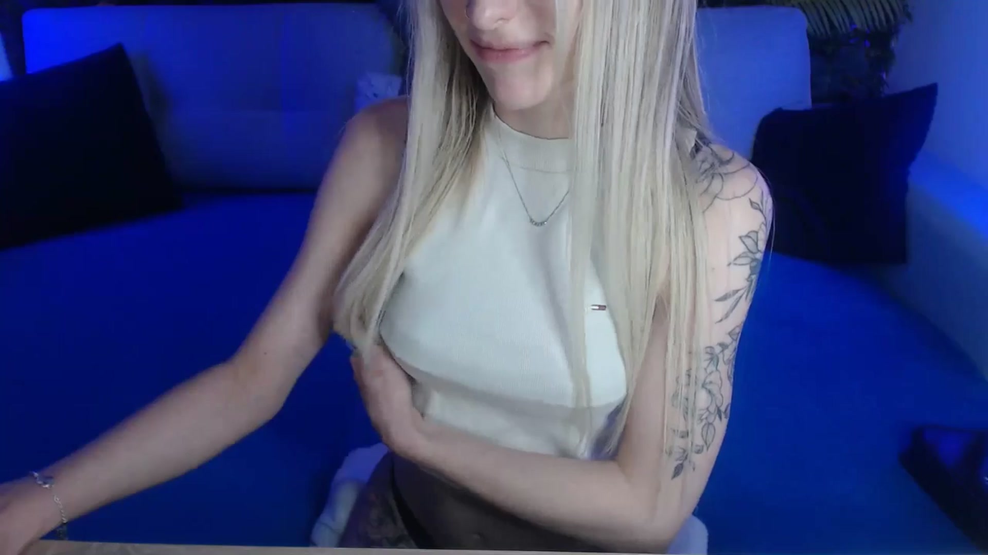 Gallery image thumbnail from Horny_Blond's myfreecams stream on, 05/25/2024, 08:45 image 15 of 20