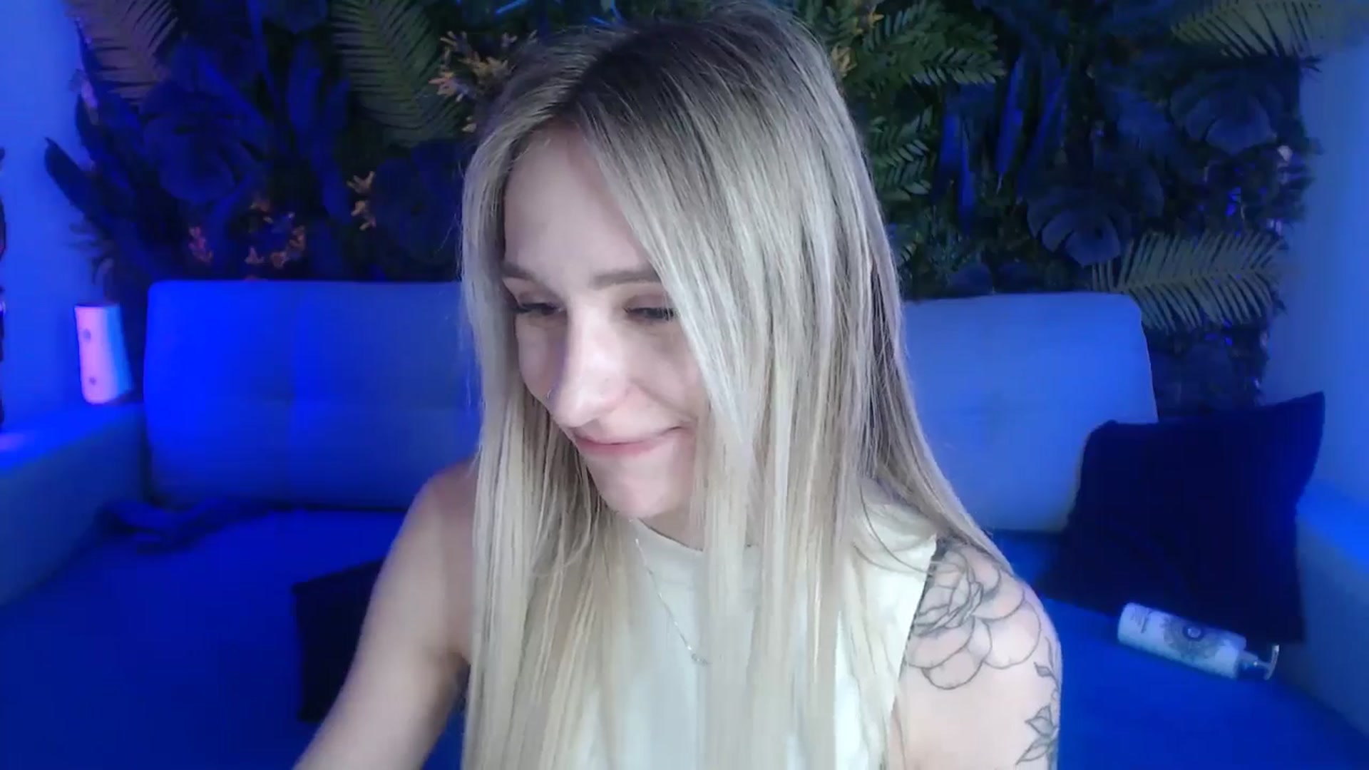 Gallery image thumbnail from Horny_Blond's myfreecams stream on, 05/25/2024, 09:57 image 15 of 20