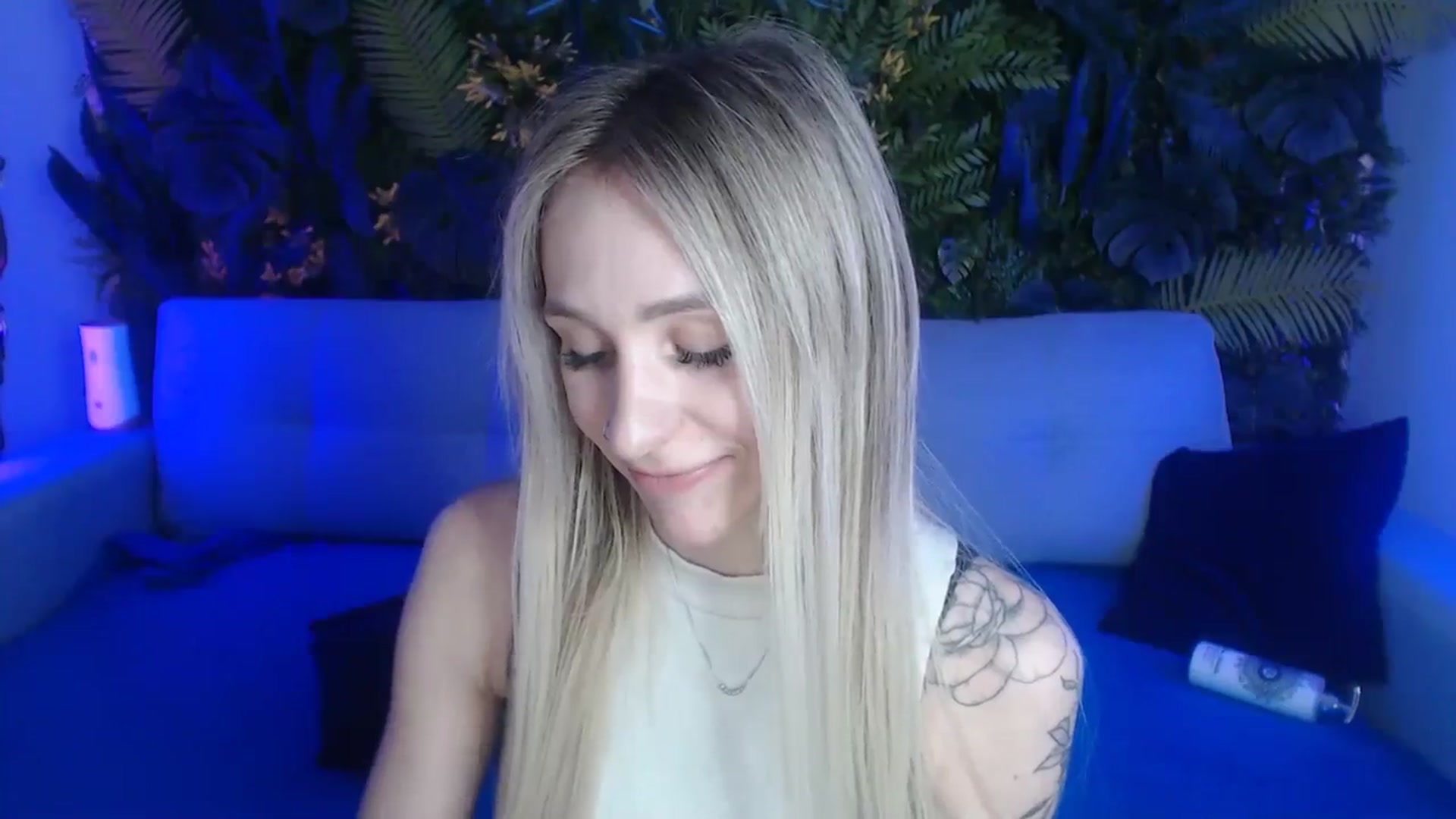 Gallery image thumbnail from Horny_Blond's myfreecams stream on, 05/25/2024, 09:57 image 16 of 20