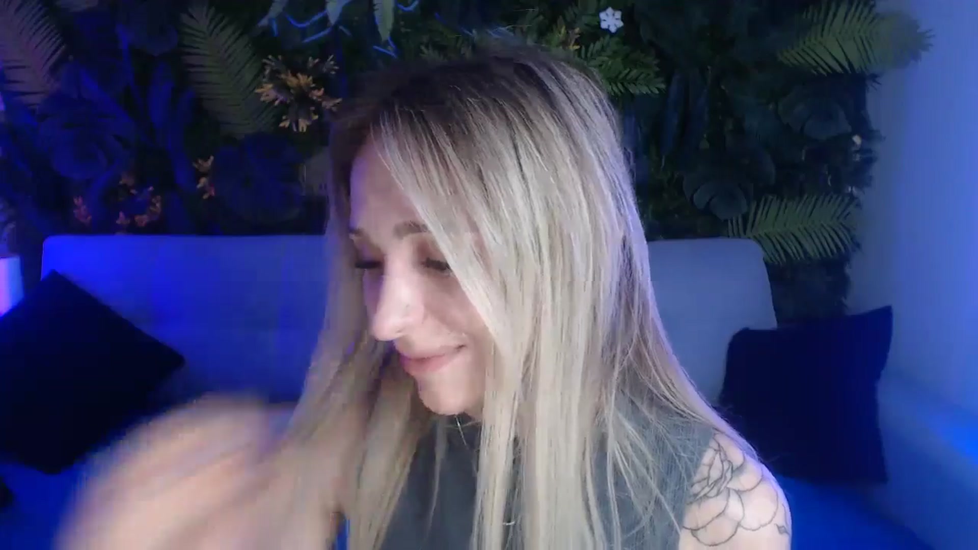 Gallery image thumbnail from Horny_Blond's myfreecams stream on, 05/26/2024, 08:52 image 16 of 20