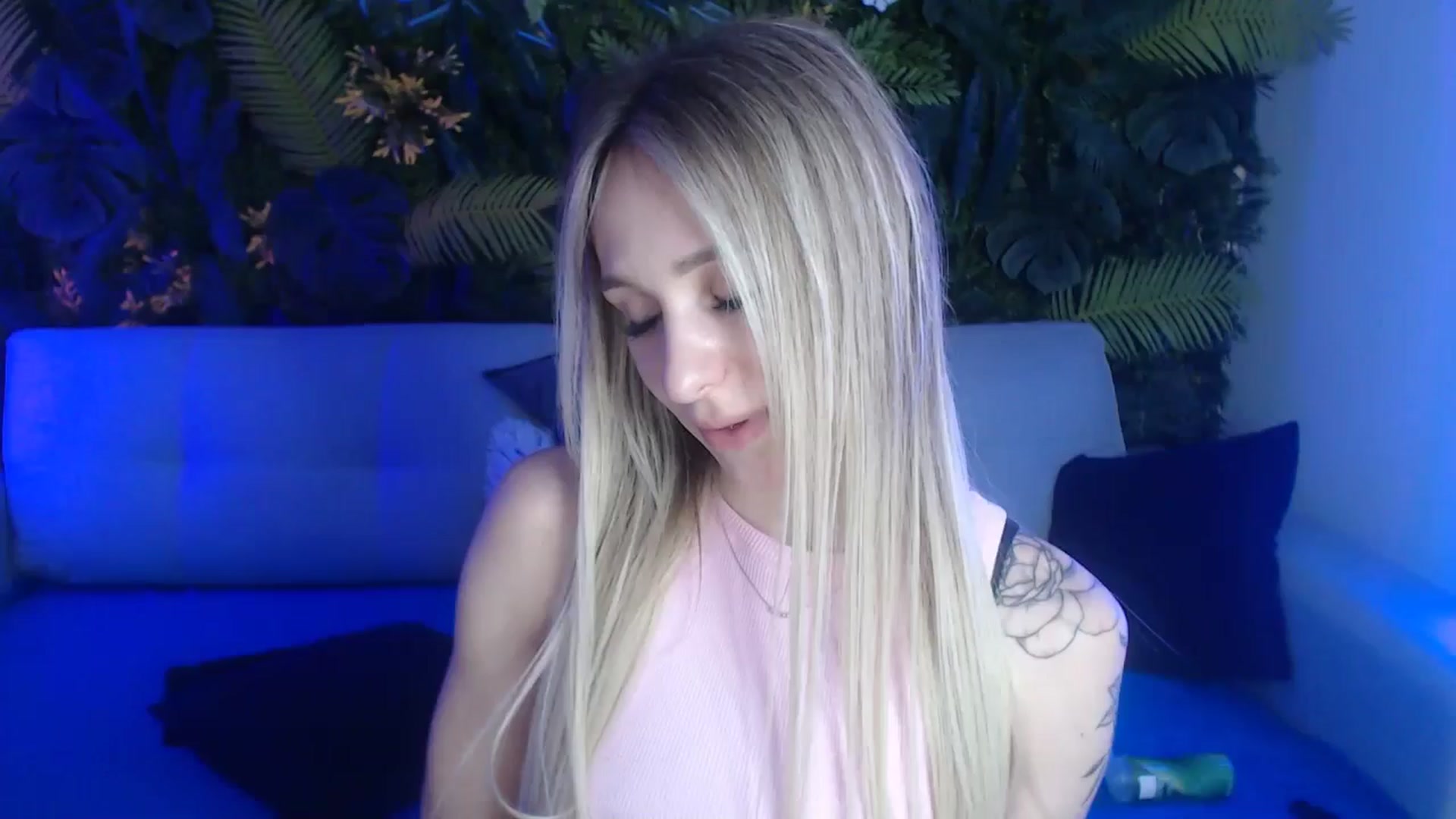 Gallery image thumbnail from Horny_Blond's myfreecams stream on, 05/27/2024, 10:26 image 19 of 20