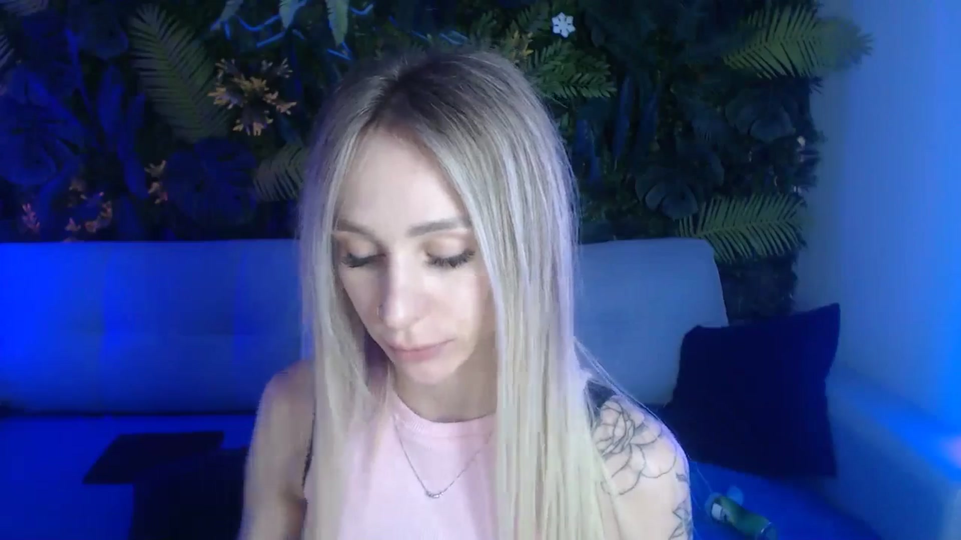 Gallery image thumbnail from Horny_Blond's myfreecams stream on, 05/27/2024, 11:03 image 18 of 20