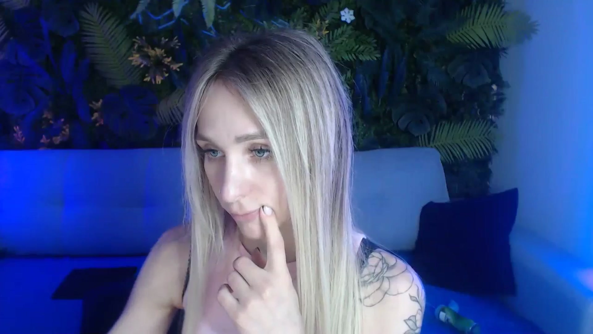 Gallery image thumbnail from Horny_Blond's myfreecams stream on, 05/27/2024, 11:03 image 12 of 20