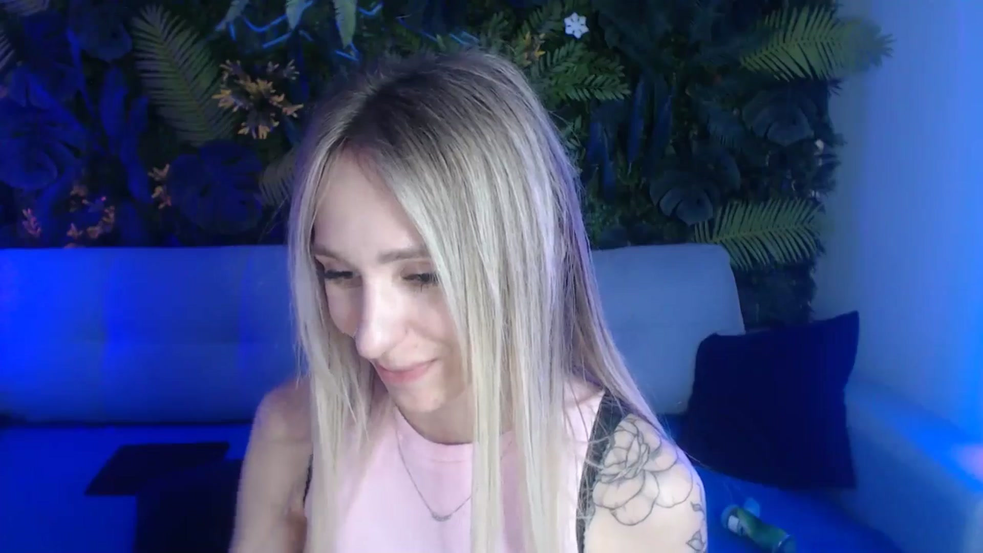 Gallery image thumbnail from Horny_Blond's myfreecams stream on, 05/27/2024, 11:03 image 17 of 20