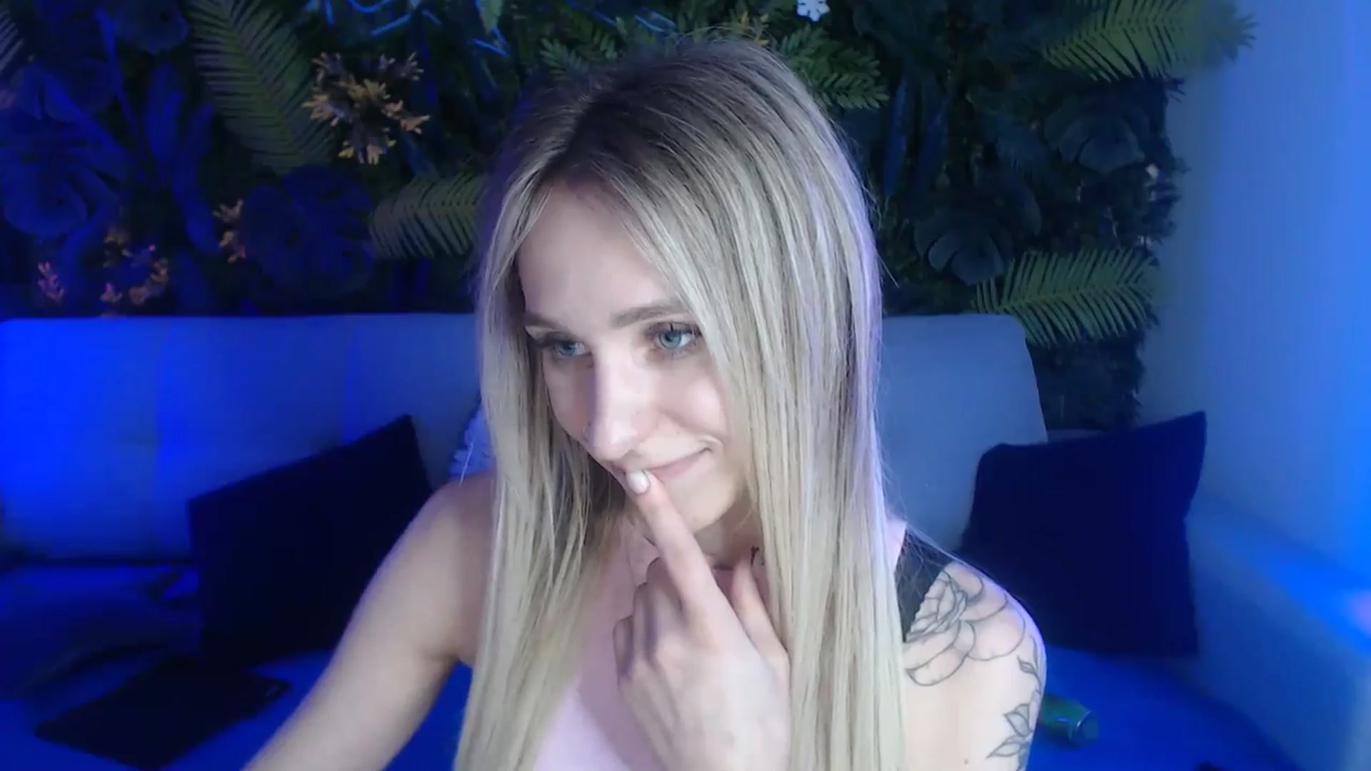 Gallery image thumbnail from Horny_Blond's myfreecams stream on, 05/27/2024, 12:15 image 15 of 20