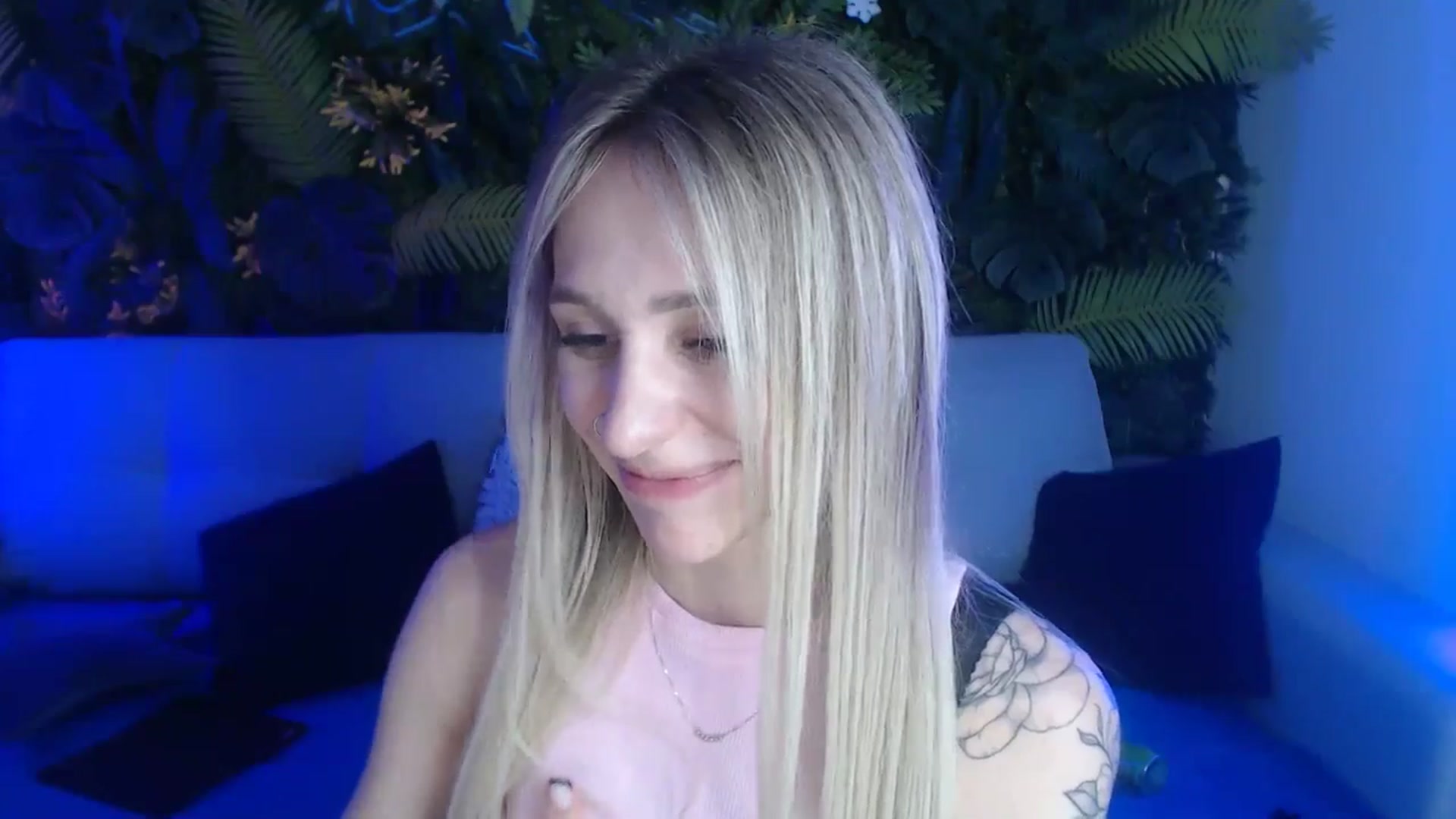 Gallery image thumbnail from Horny_Blond's myfreecams stream on, 05/27/2024, 12:15 image 14 of 20