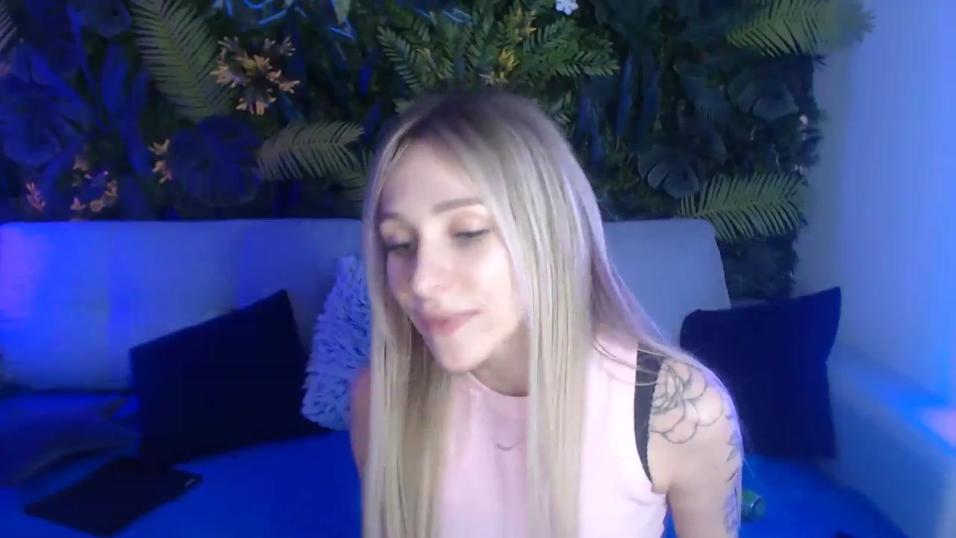 Gallery image thumbnail from Horny_Blond's myfreecams stream on, 05/27/2024, 12:15 image 19 of 20