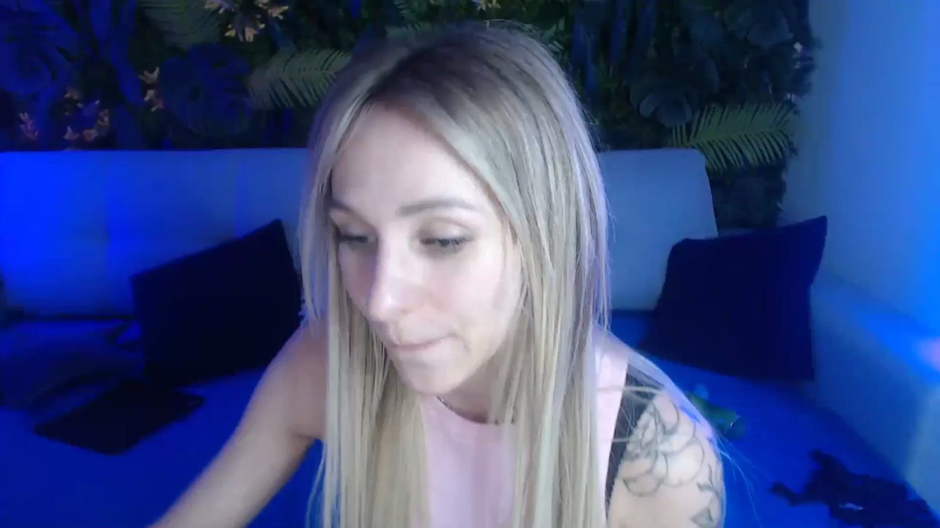 Gallery image thumbnail from Horny_Blond's myfreecams stream on, 05/27/2024, 12:15 image 7 of 20