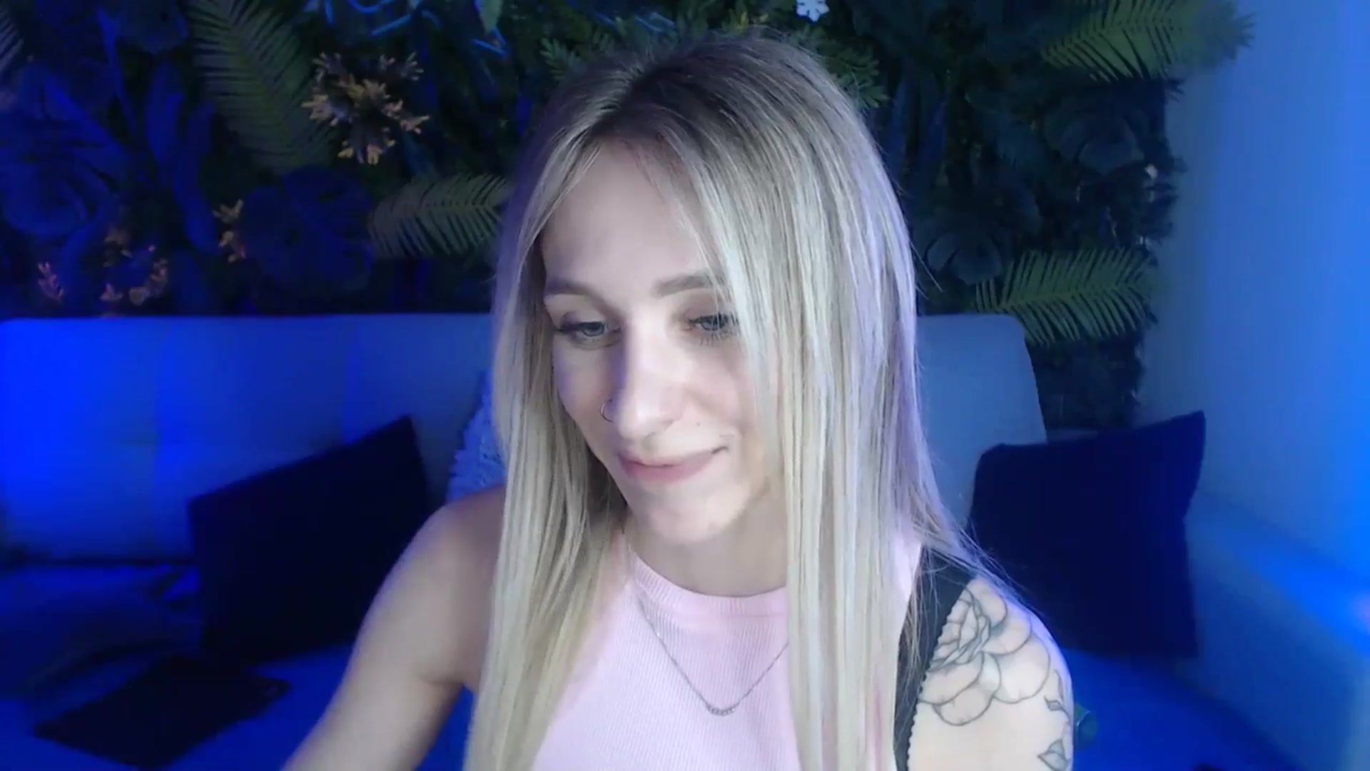 Gallery image thumbnail from Horny_Blond's myfreecams stream on, 05/27/2024, 12:15 image 12 of 20