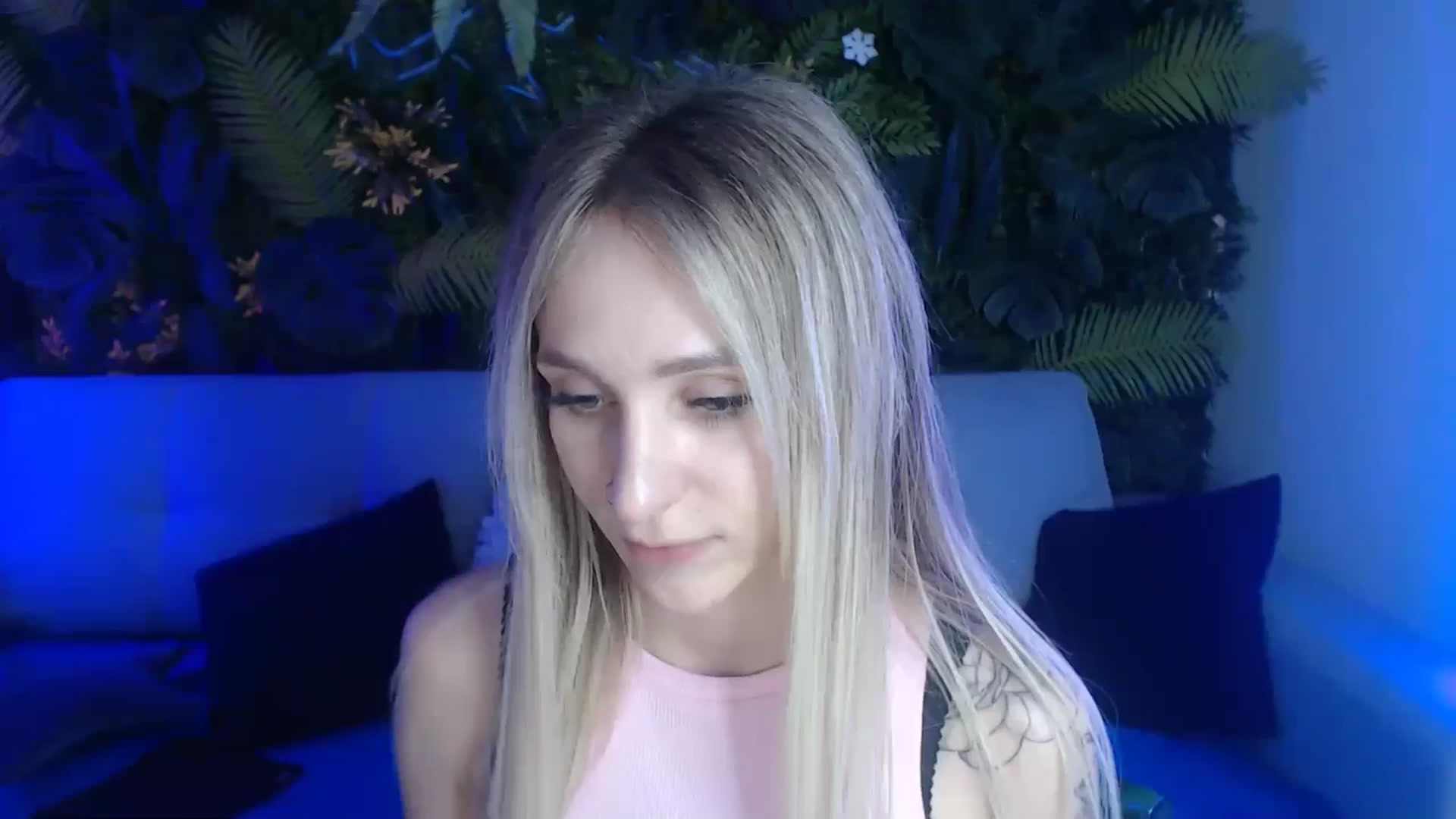 Gallery image thumbnail from Horny_Blond's myfreecams stream on, 05/27/2024, 12:15 image 3 of 20