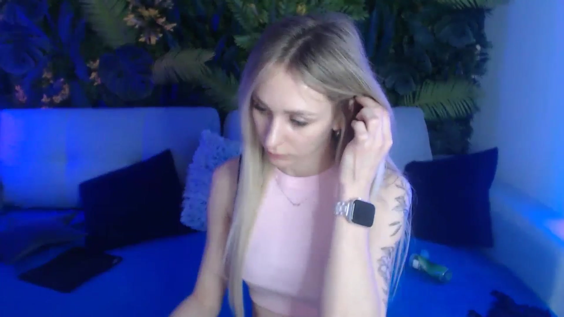 Gallery image thumbnail from Horny_Blond's myfreecams stream on, 05/27/2024, 12:54 image 3 of 20