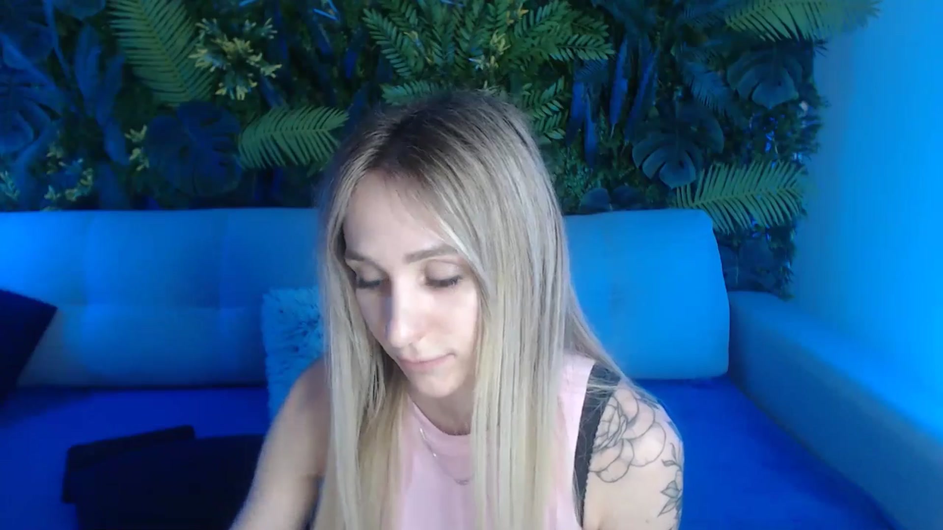 Gallery image thumbnail from Horny_Blond's myfreecams stream on, 05/29/2024, 13:45 image 10 of 20
