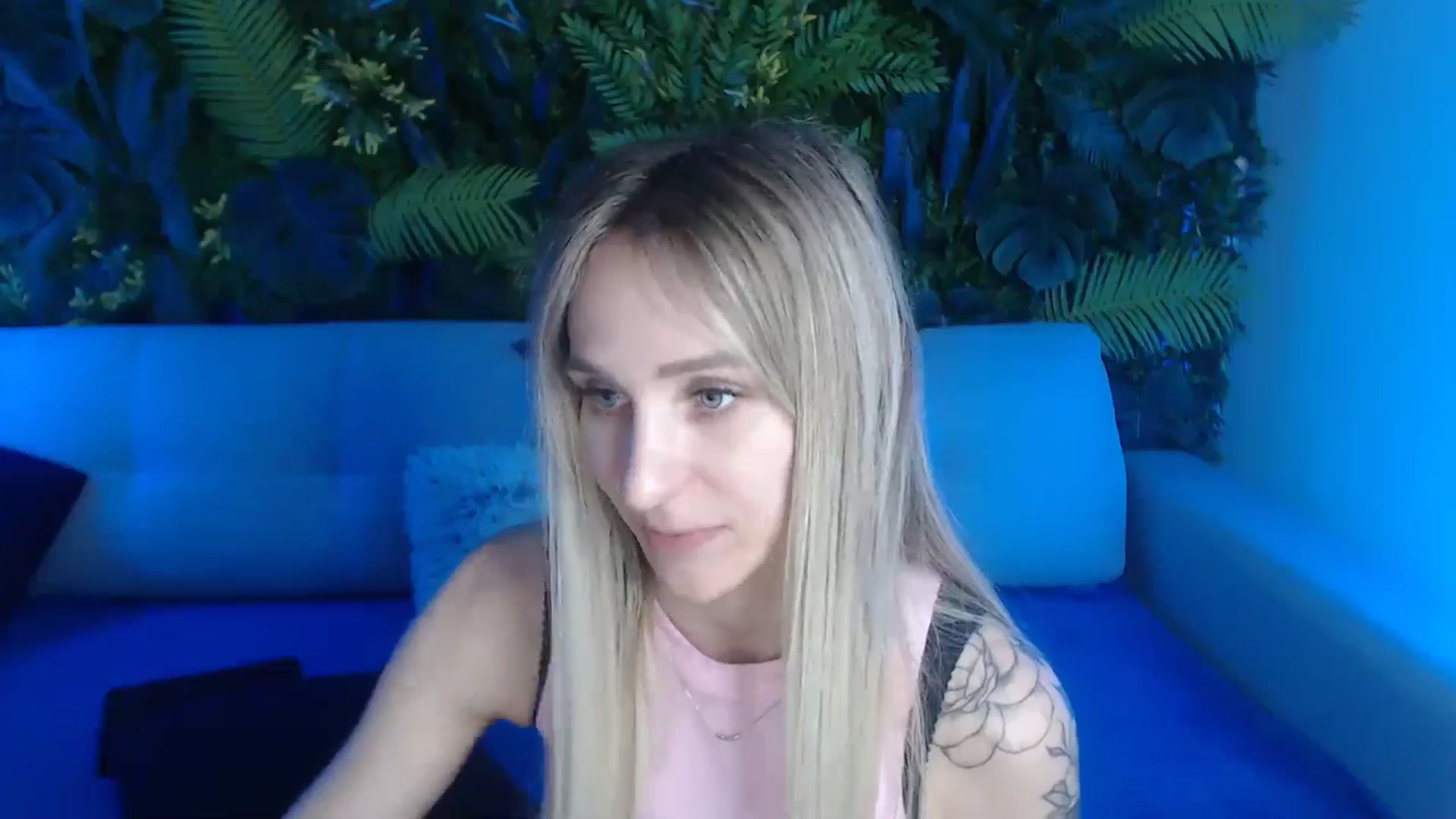 Gallery image thumbnail from Horny_Blond's myfreecams stream on, 05/29/2024, 13:45 image 17 of 20