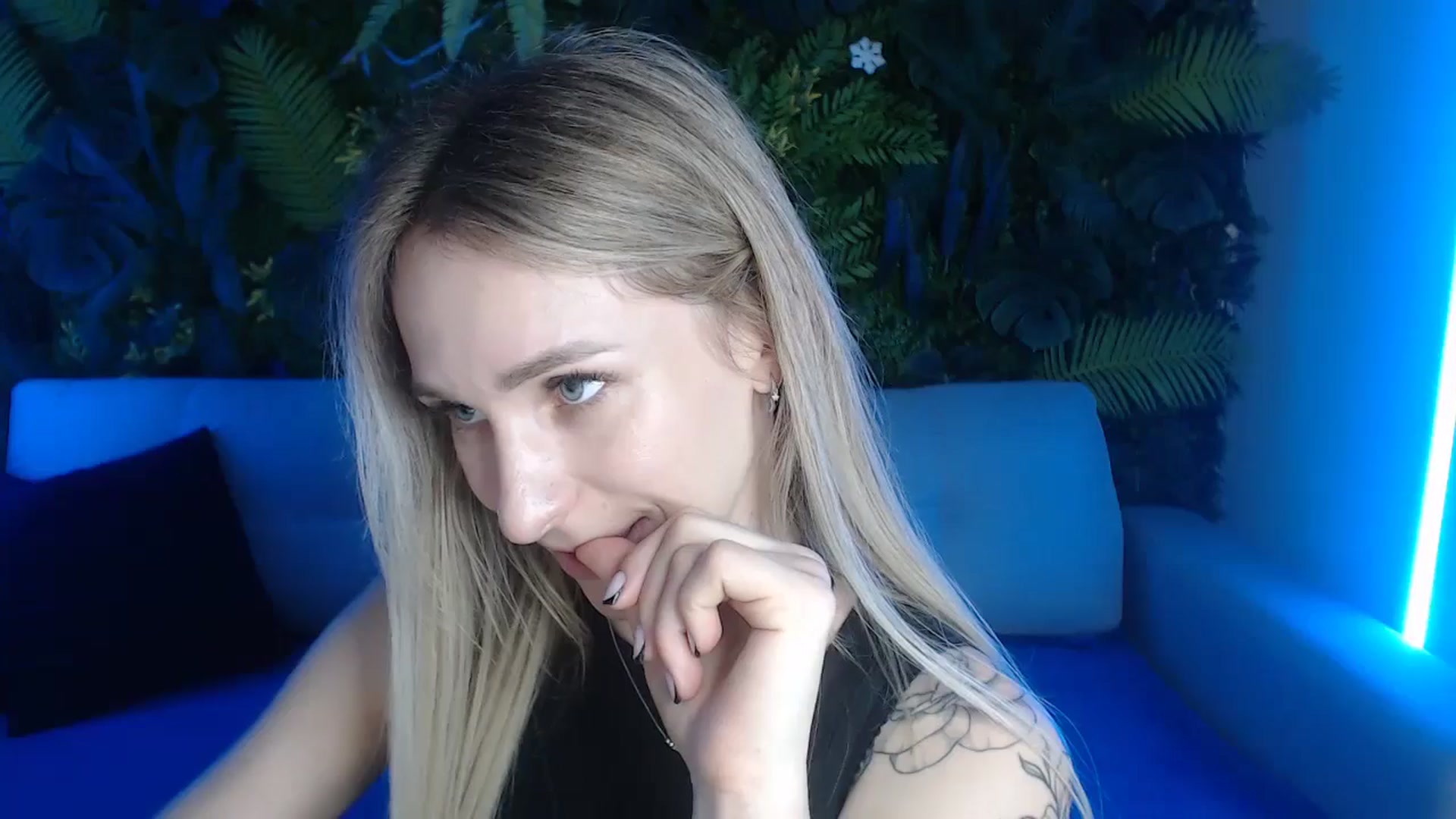 Gallery image thumbnail from Horny_Blond's myfreecams stream on, 05/31/2024, 08:18 image 12 of 20