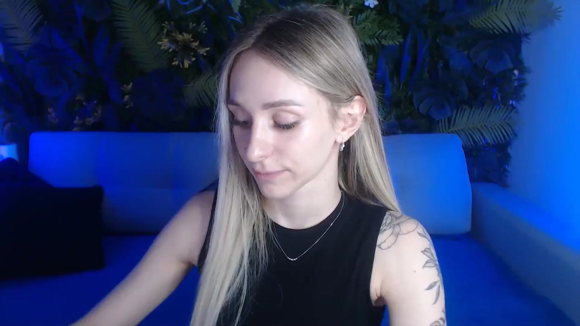 Gallery image thumbnail from Horny_Blond's myfreecams stream on, 06/03/2024, 08:35 image 8 of 20