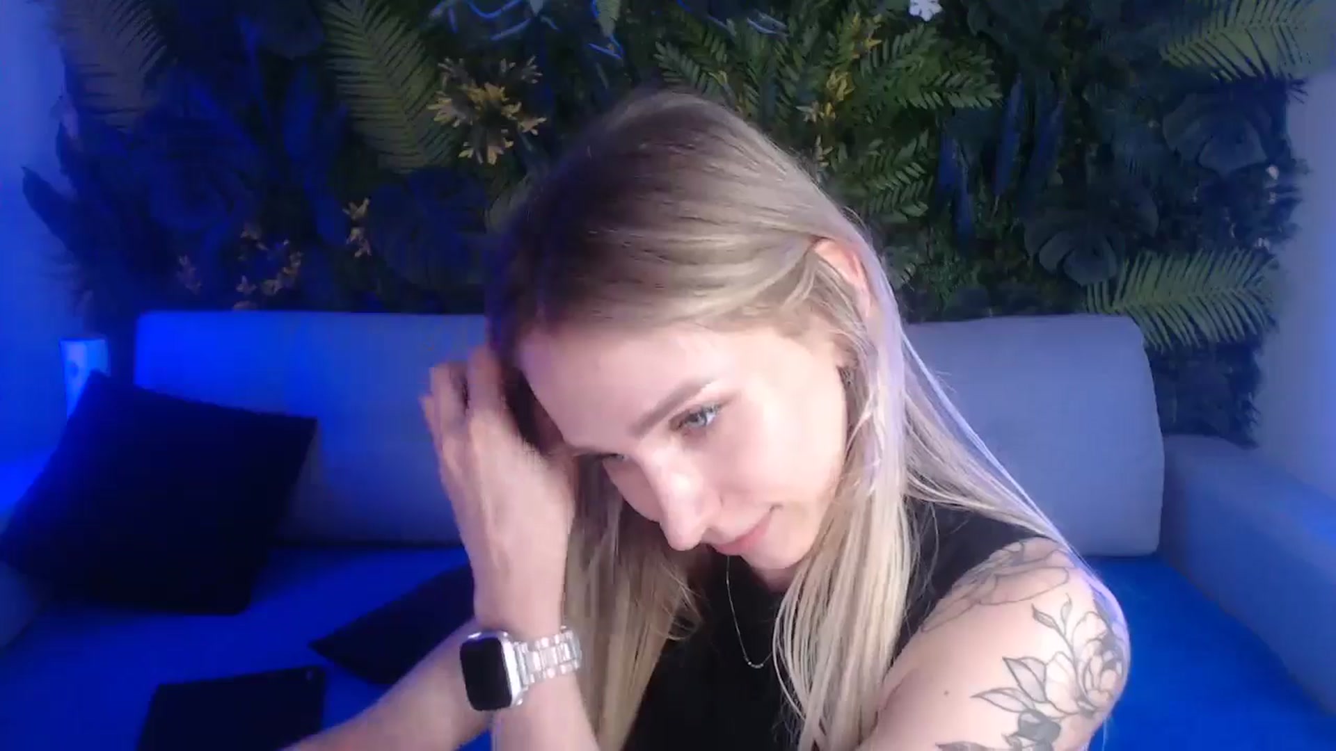 Gallery image thumbnail from Horny_Blond's myfreecams stream on, 06/04/2024, 11:54 image 10 of 20