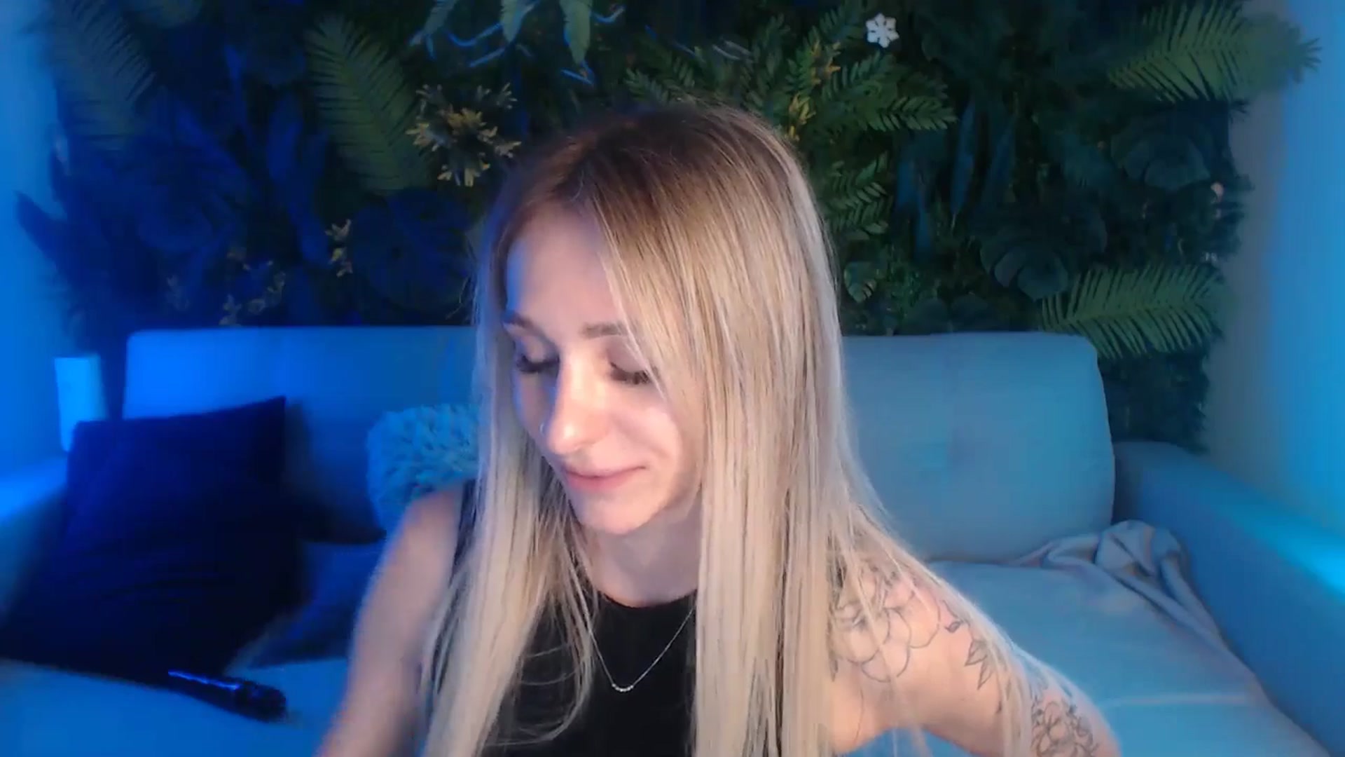 Gallery image thumbnail from Horny_Blond's myfreecams stream on, 06/05/2024, 12:39 image 3 of 20