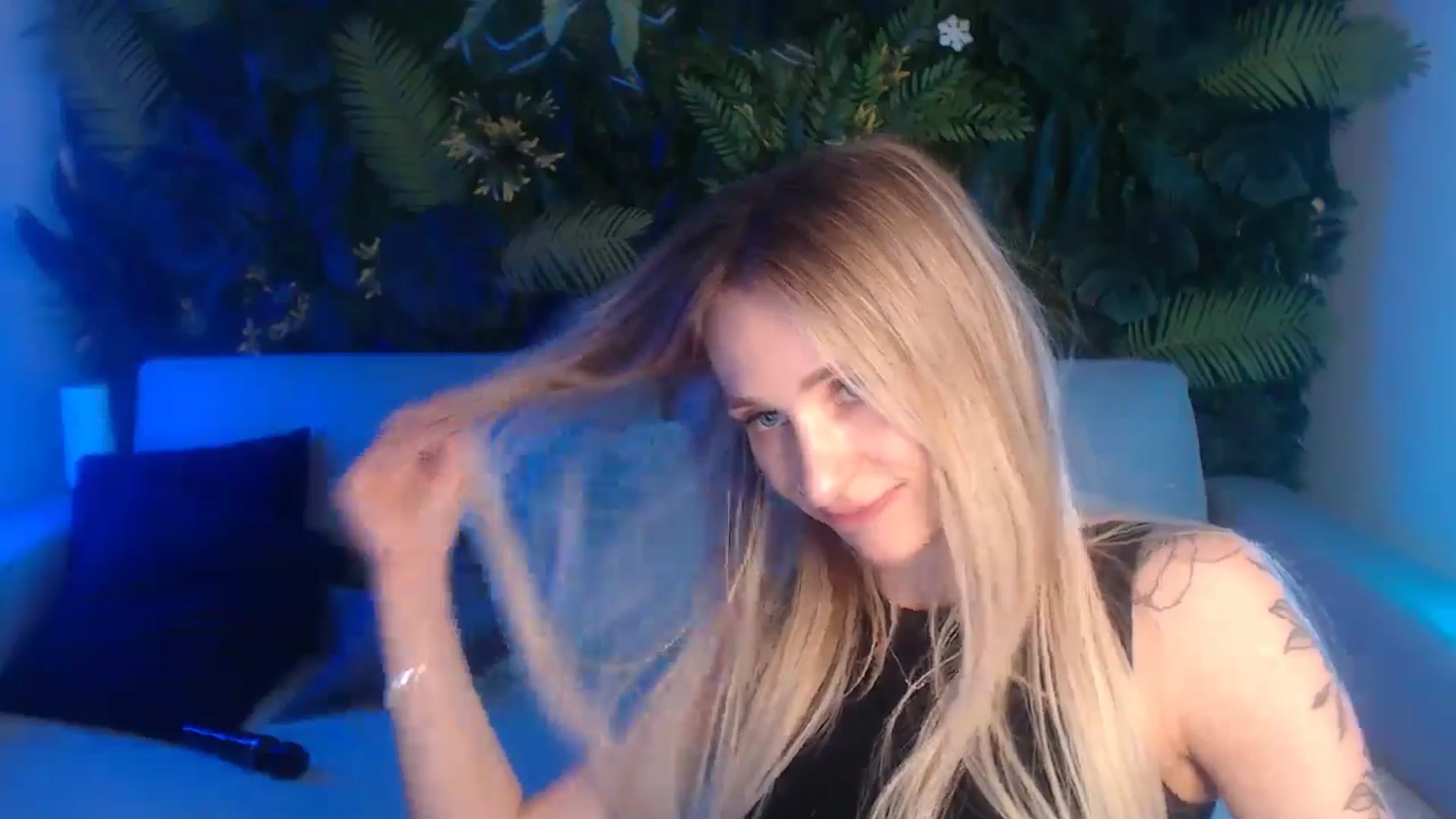 Gallery image thumbnail from Horny_Blond's myfreecams stream on, 06/05/2024, 12:39 image 10 of 20