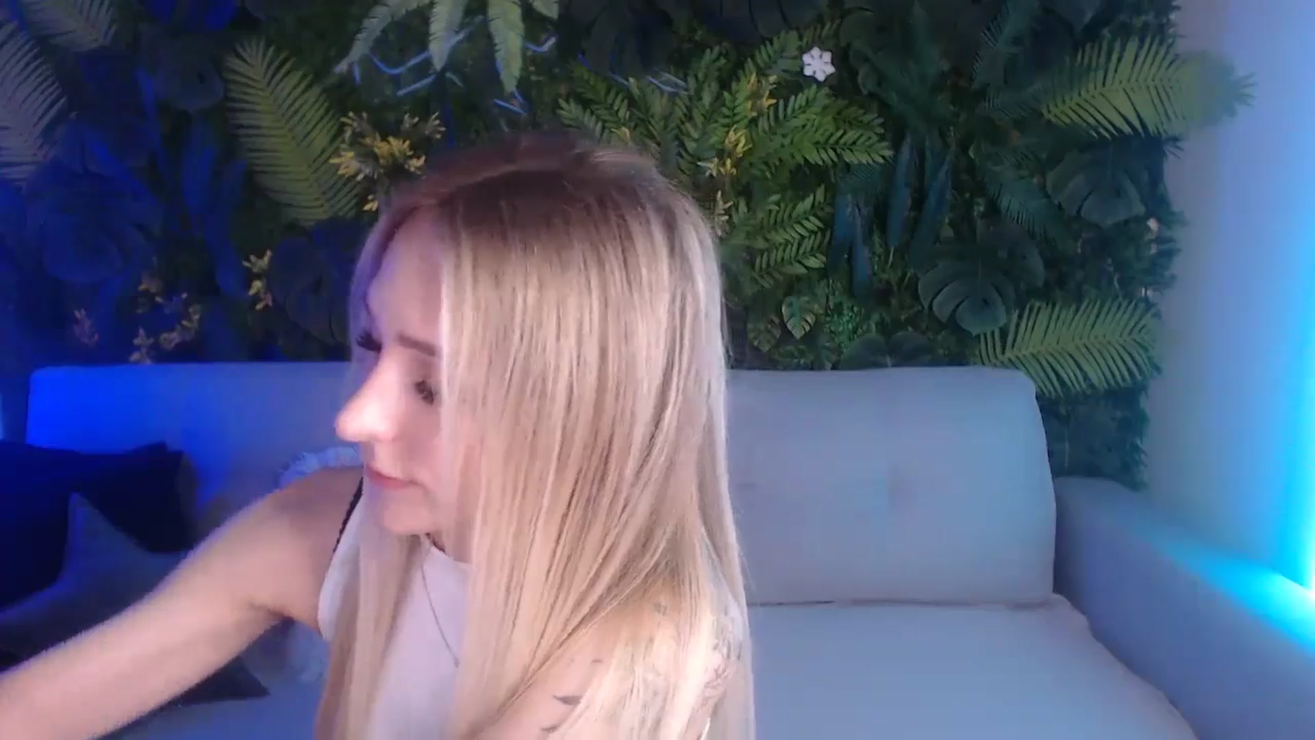 Gallery image thumbnail from Horny_Blond's myfreecams stream on, 06/07/2024, 08:39 image 3 of 20