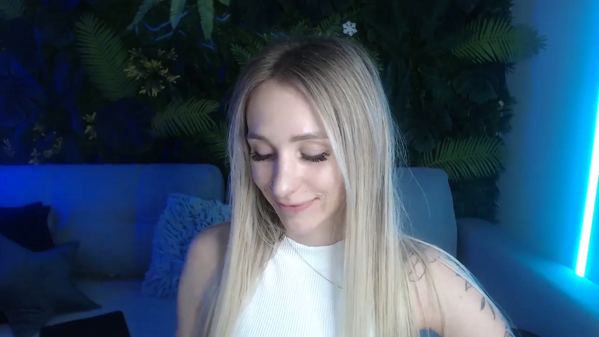 Gallery image thumbnail from Horny_Blond's myfreecams stream on, 06/07/2024, 11:34 image 9 of 20