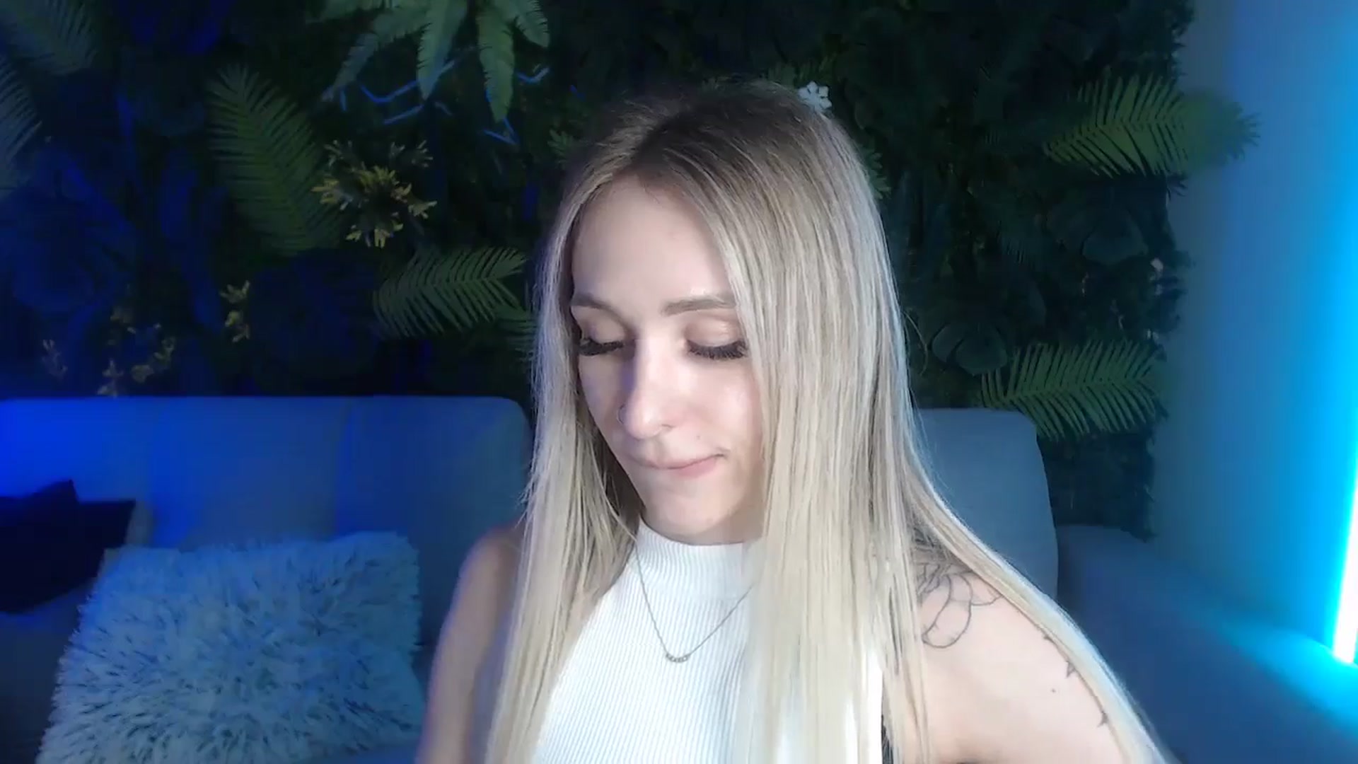 Gallery image thumbnail from Horny_Blond's myfreecams stream on, 06/07/2024, 13:51 image 16 of 20