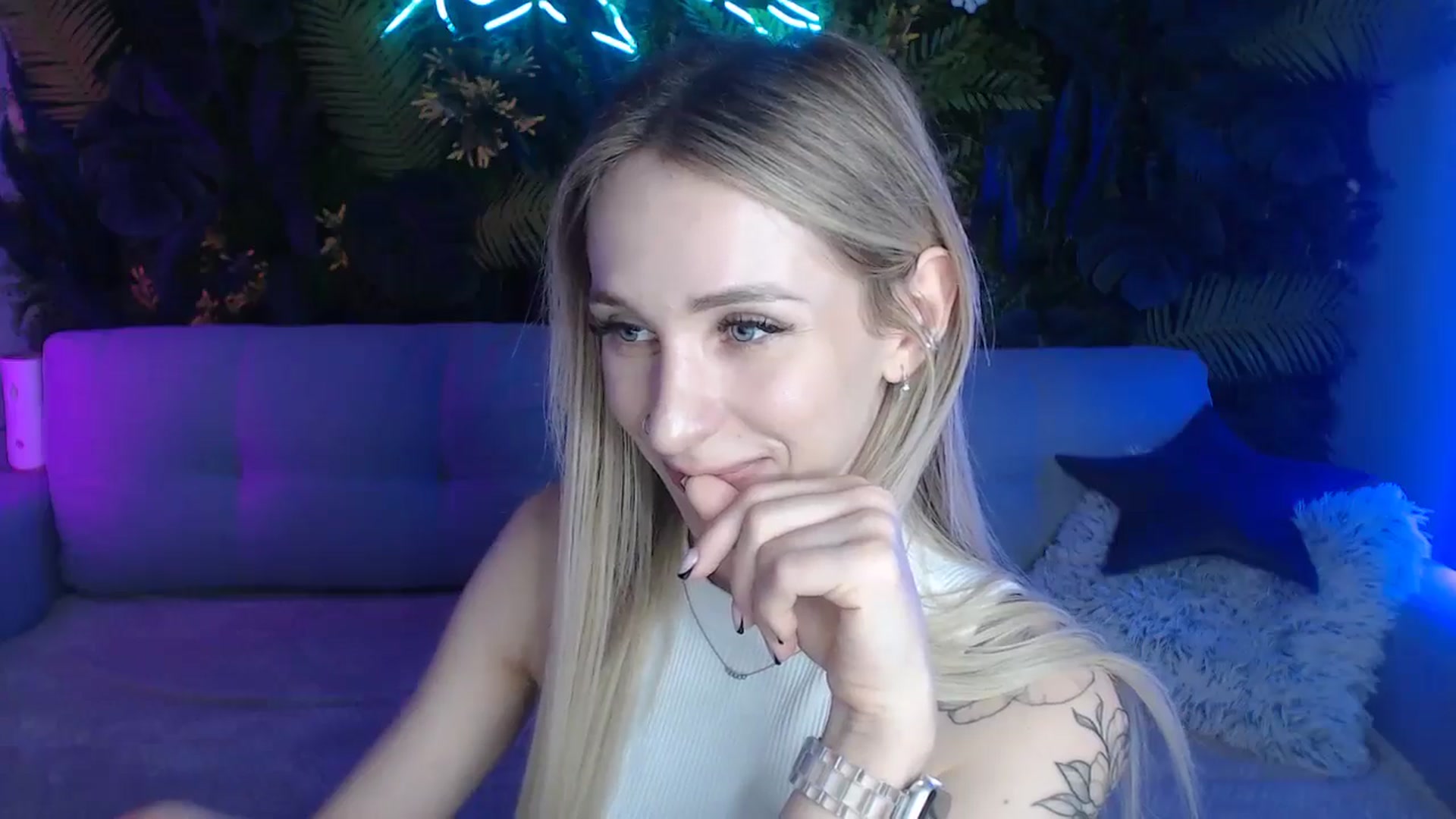 Gallery image thumbnail from Horny_Blond's myfreecams stream on, 06/09/2024, 08:27 image 7 of 20
