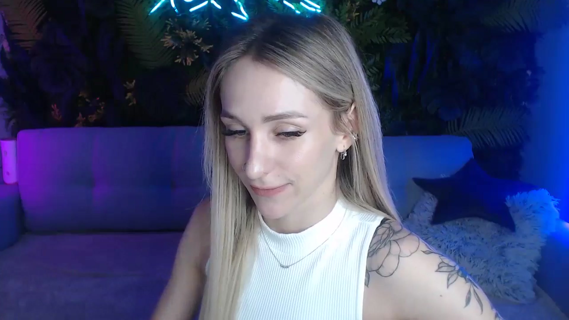 Gallery image thumbnail from Horny_Blond's myfreecams stream on, 06/09/2024, 08:27 image 8 of 20