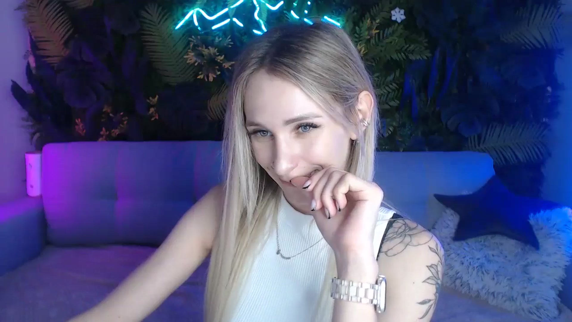 Gallery image thumbnail from Horny_Blond's myfreecams stream on, 06/09/2024, 09:04 image 14 of 20