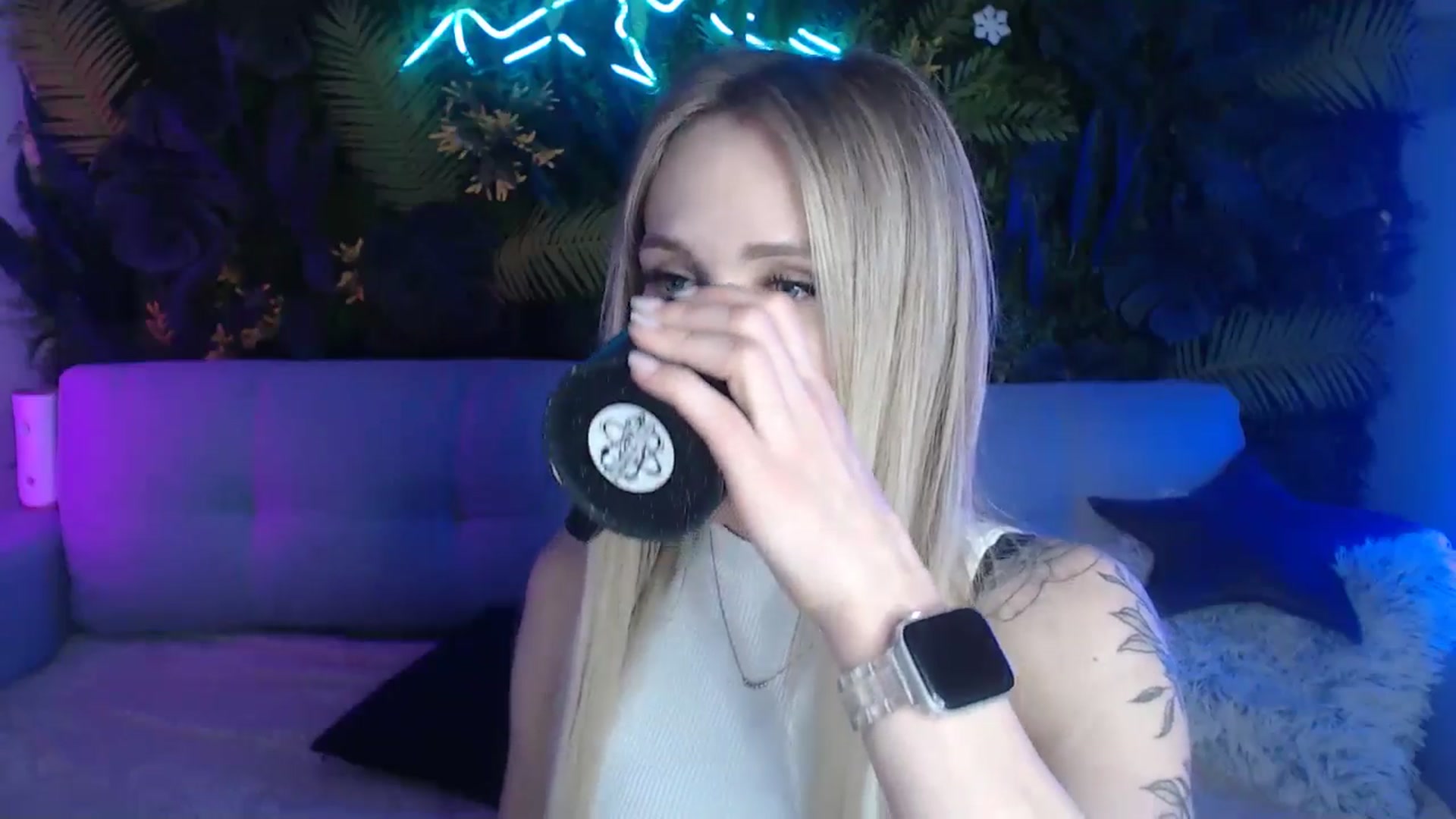 Gallery image thumbnail from Horny_Blond's myfreecams stream on, 06/09/2024, 10:21 image 4 of 20