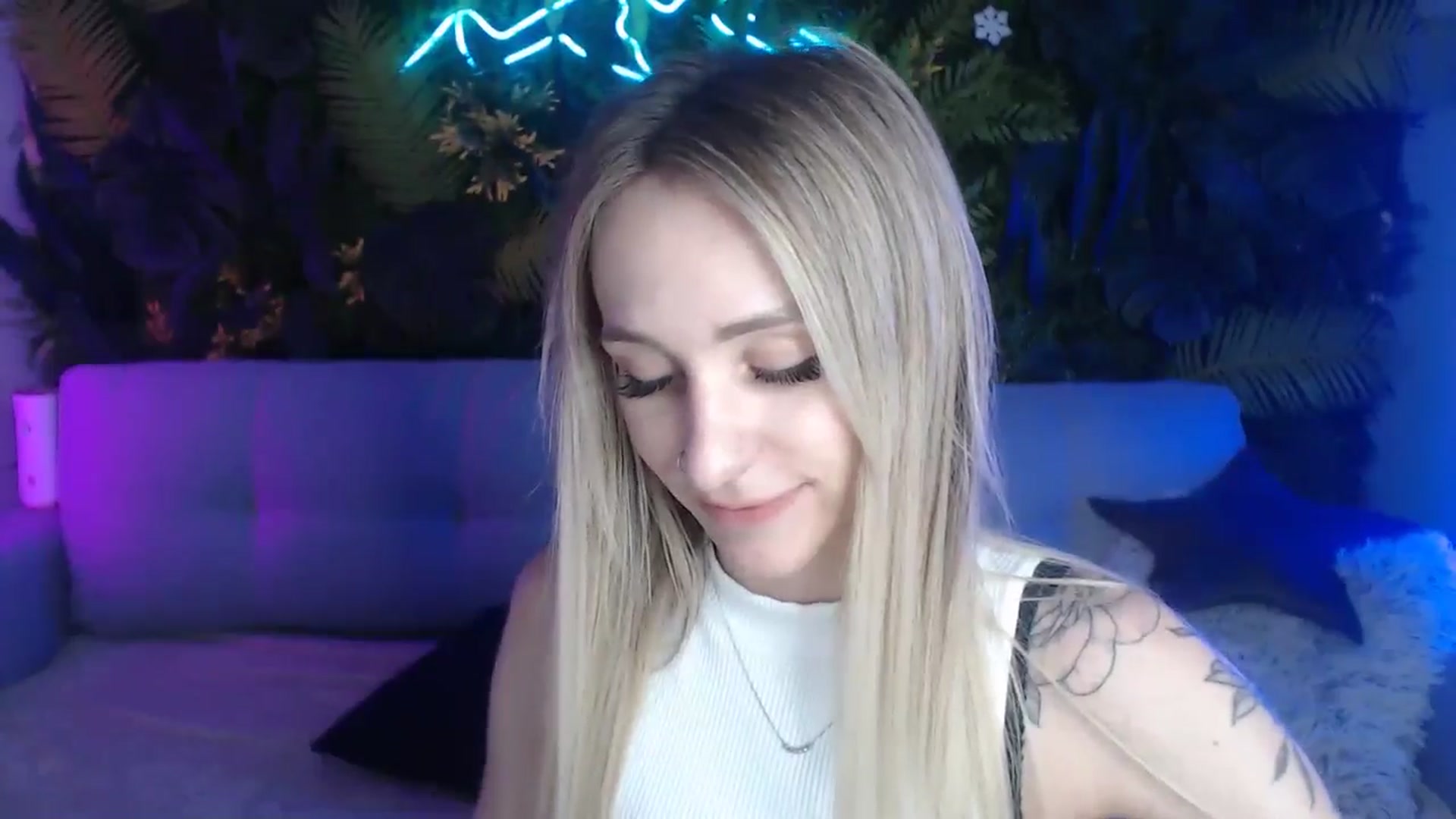 Gallery image thumbnail from Horny_Blond's myfreecams stream on, 06/09/2024, 10:21 image 2 of 20