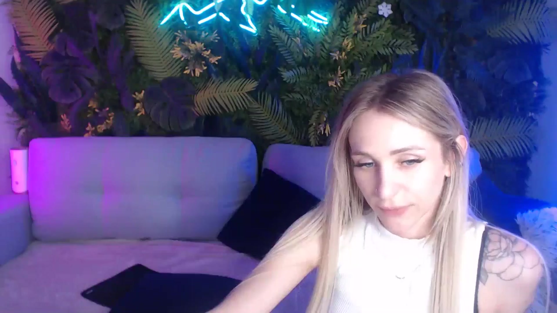 Gallery image thumbnail from Horny_Blond's myfreecams stream on, 06/09/2024, 10:59 image 19 of 20