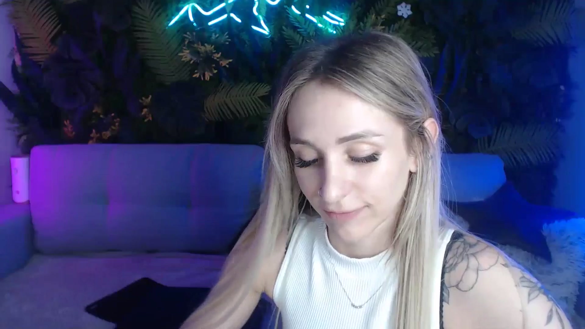 Gallery image thumbnail from Horny_Blond's myfreecams stream on, 06/09/2024, 10:59 image 18 of 20