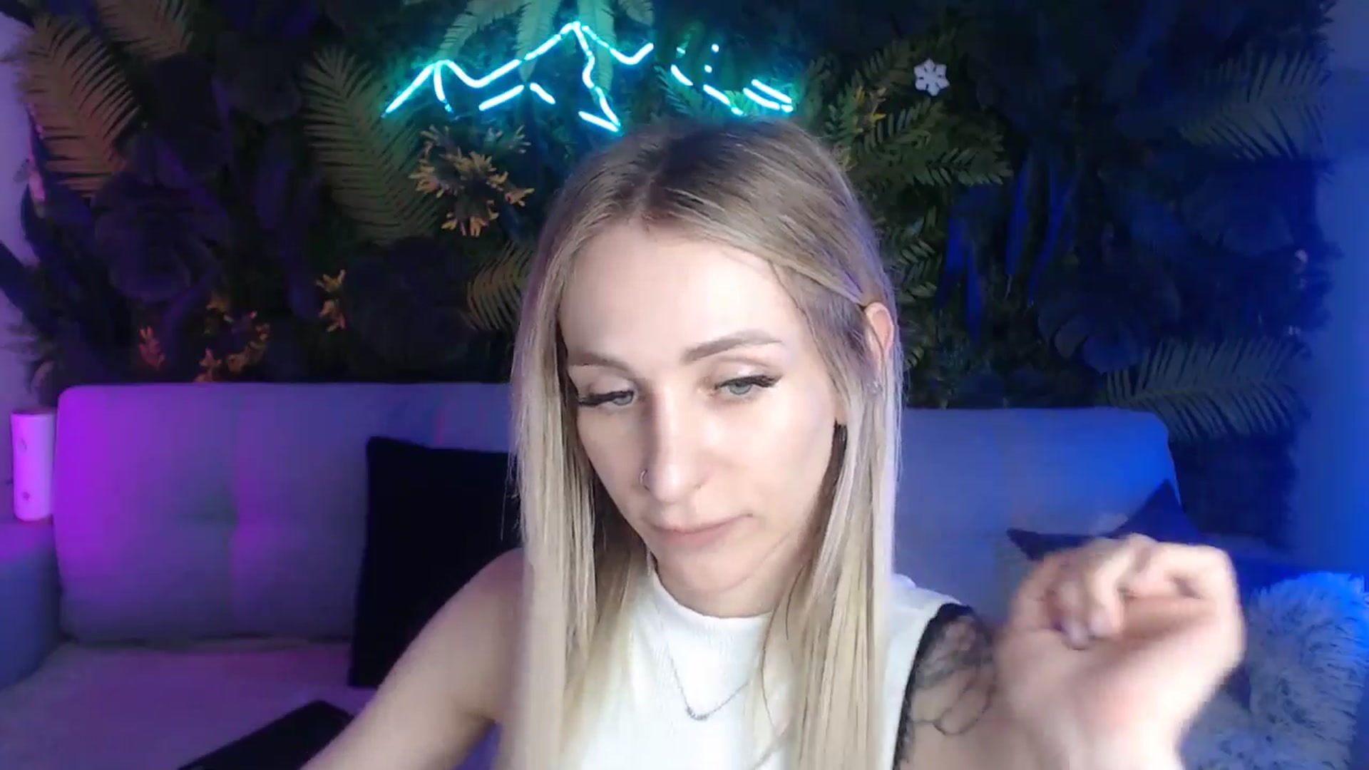 Gallery image thumbnail from Horny_Blond's myfreecams stream on, 06/09/2024, 11:38 image 17 of 20
