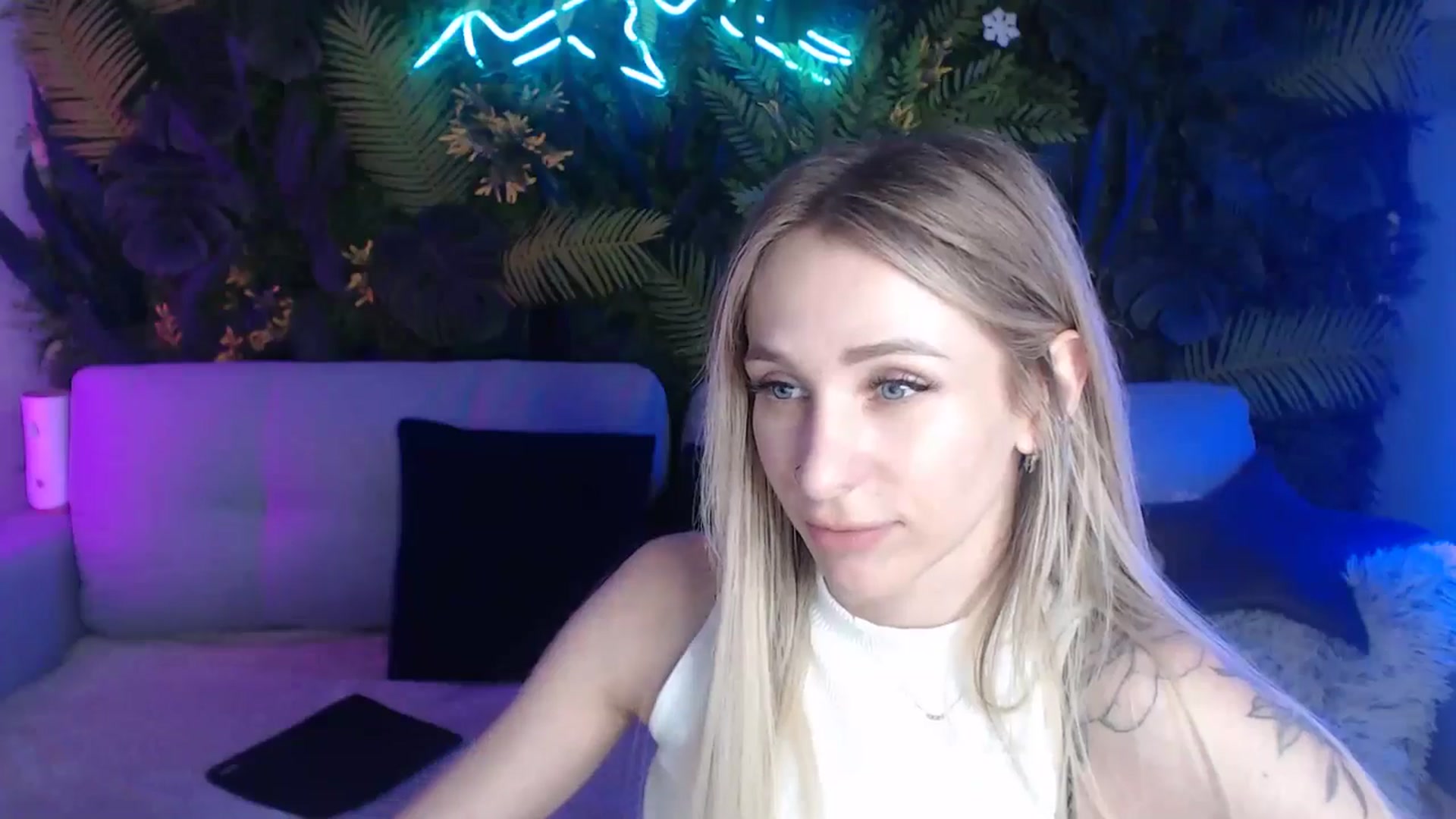 Gallery image thumbnail from Horny_Blond's myfreecams stream on, 06/09/2024, 11:38 image 4 of 20