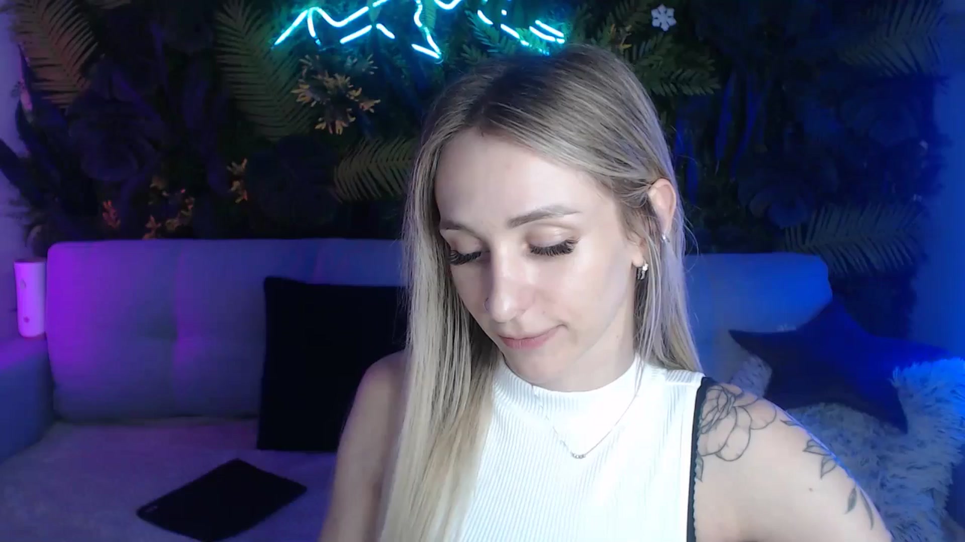 Gallery image thumbnail from Horny_Blond's myfreecams stream on, 06/09/2024, 11:38 image 7 of 20