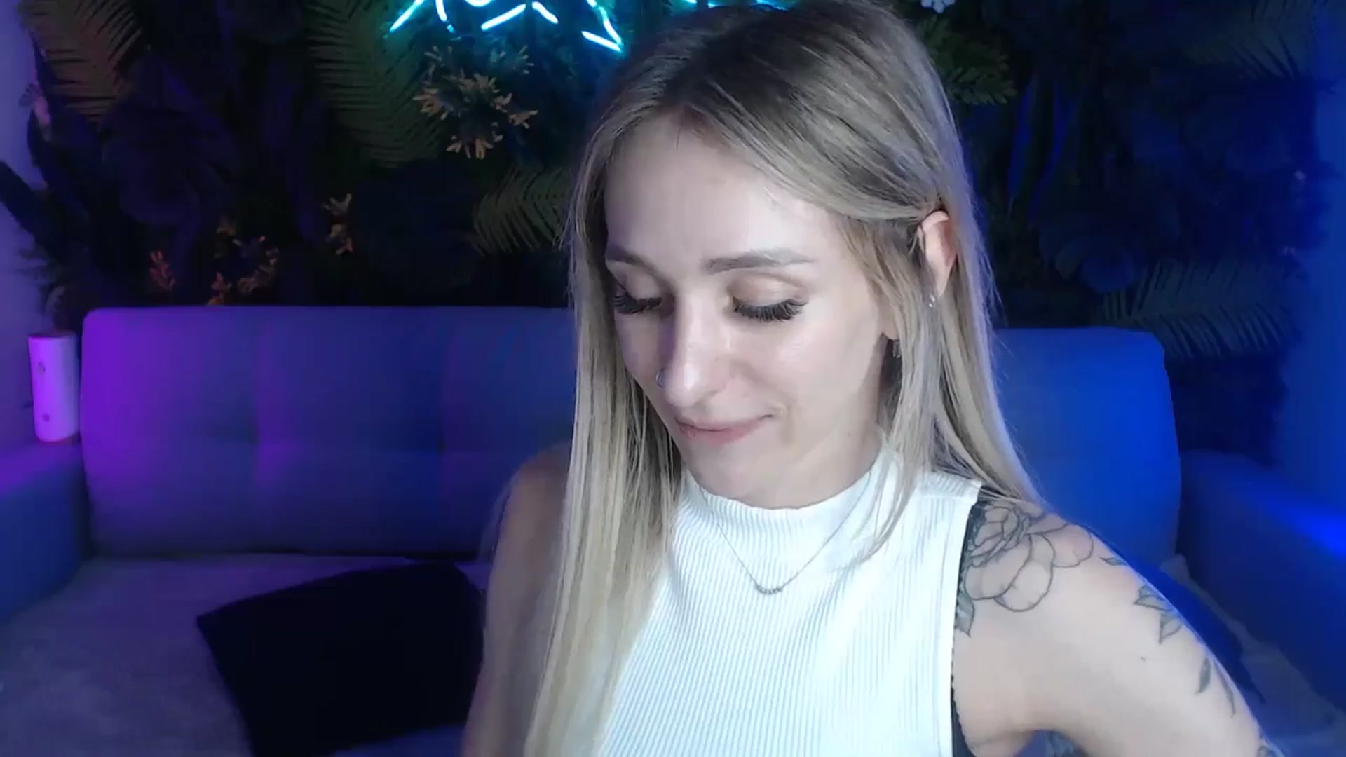 Gallery image thumbnail from Horny_Blond's myfreecams stream on, 06/09/2024, 13:27 image 15 of 20