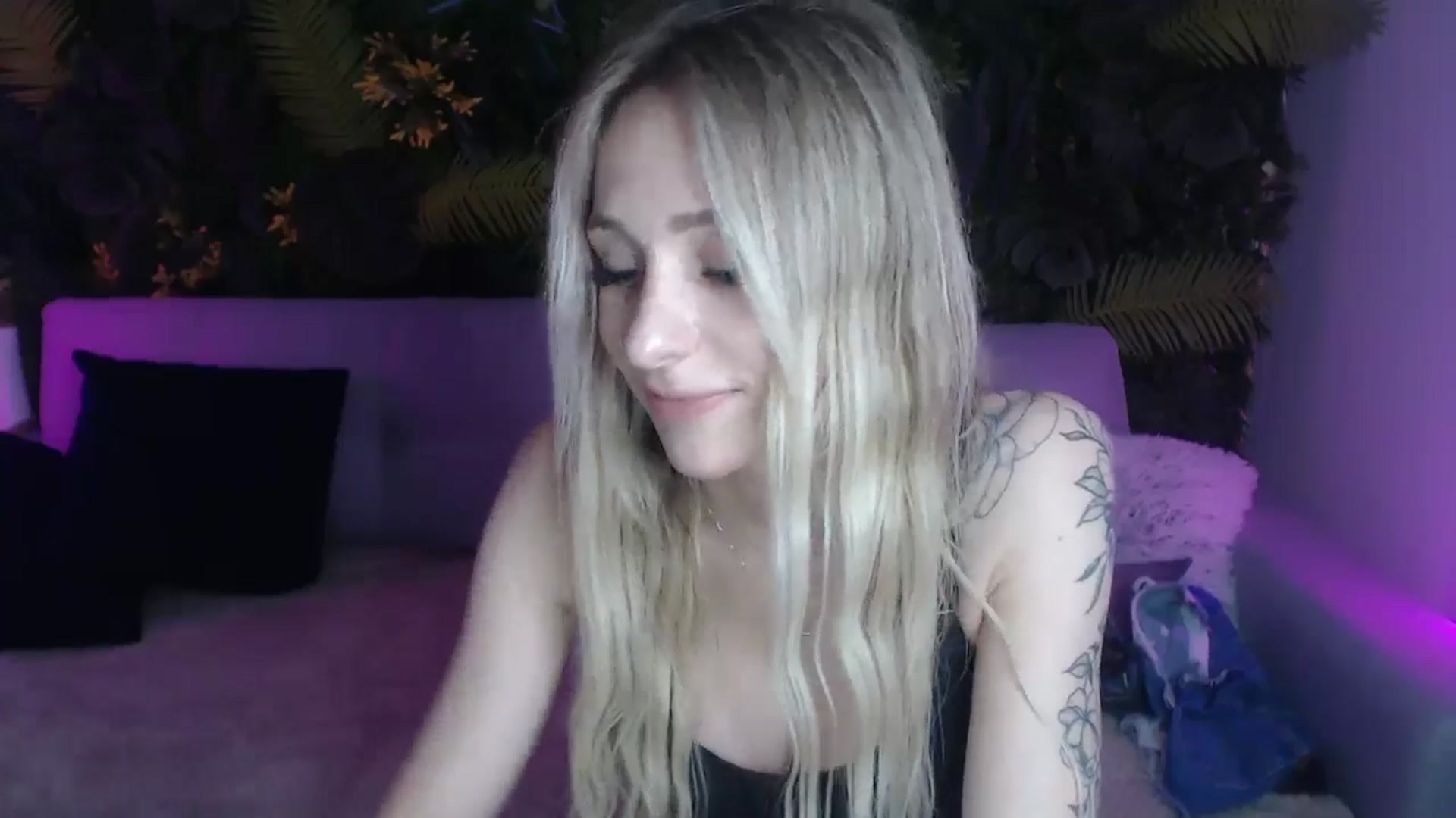 Gallery image thumbnail from Horny_Blond's myfreecams stream on, 06/10/2024, 10:11 image 2 of 20