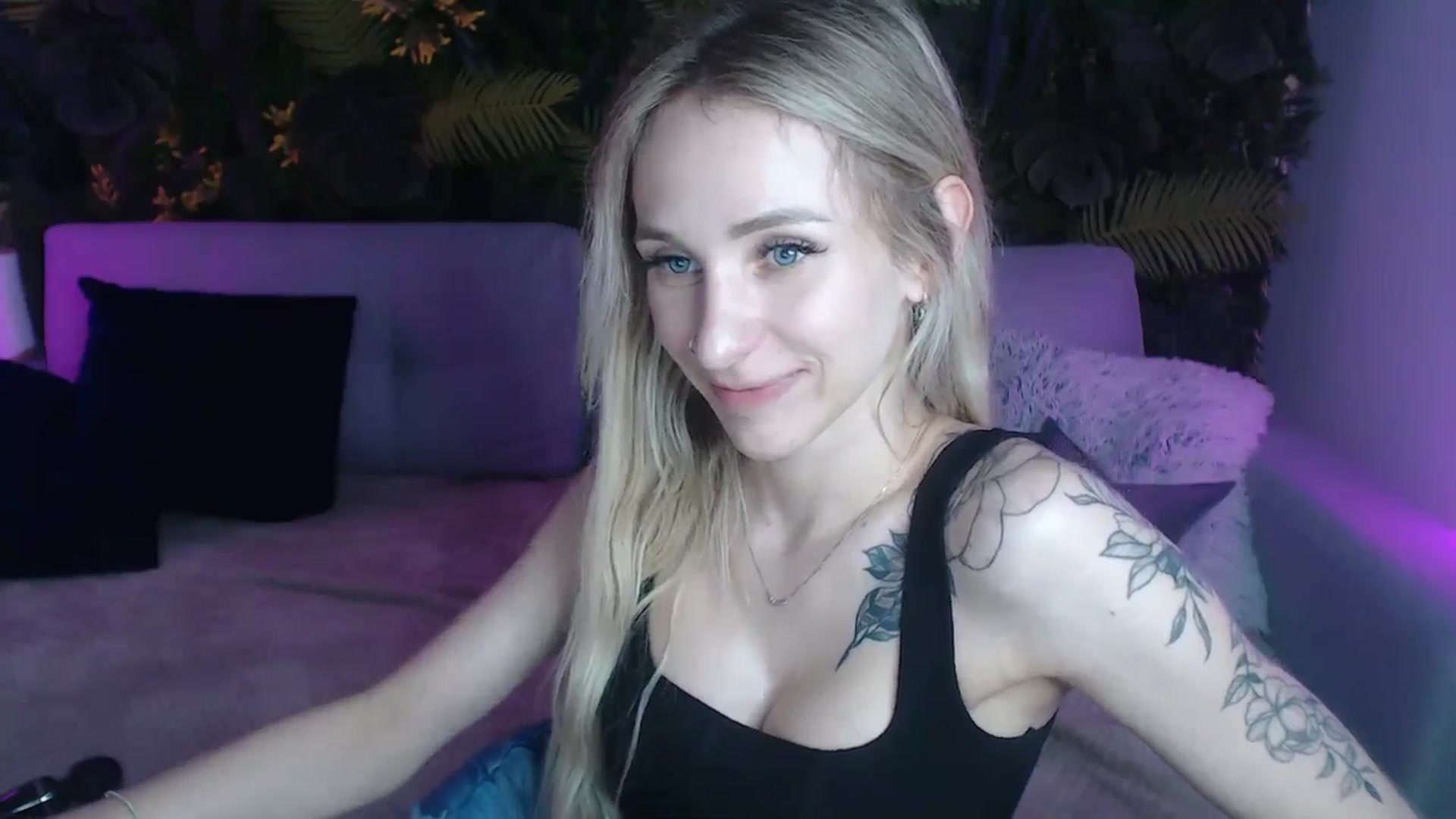 Gallery image thumbnail from Horny_Blond's myfreecams stream on, 06/10/2024, 12:48 image 8 of 20