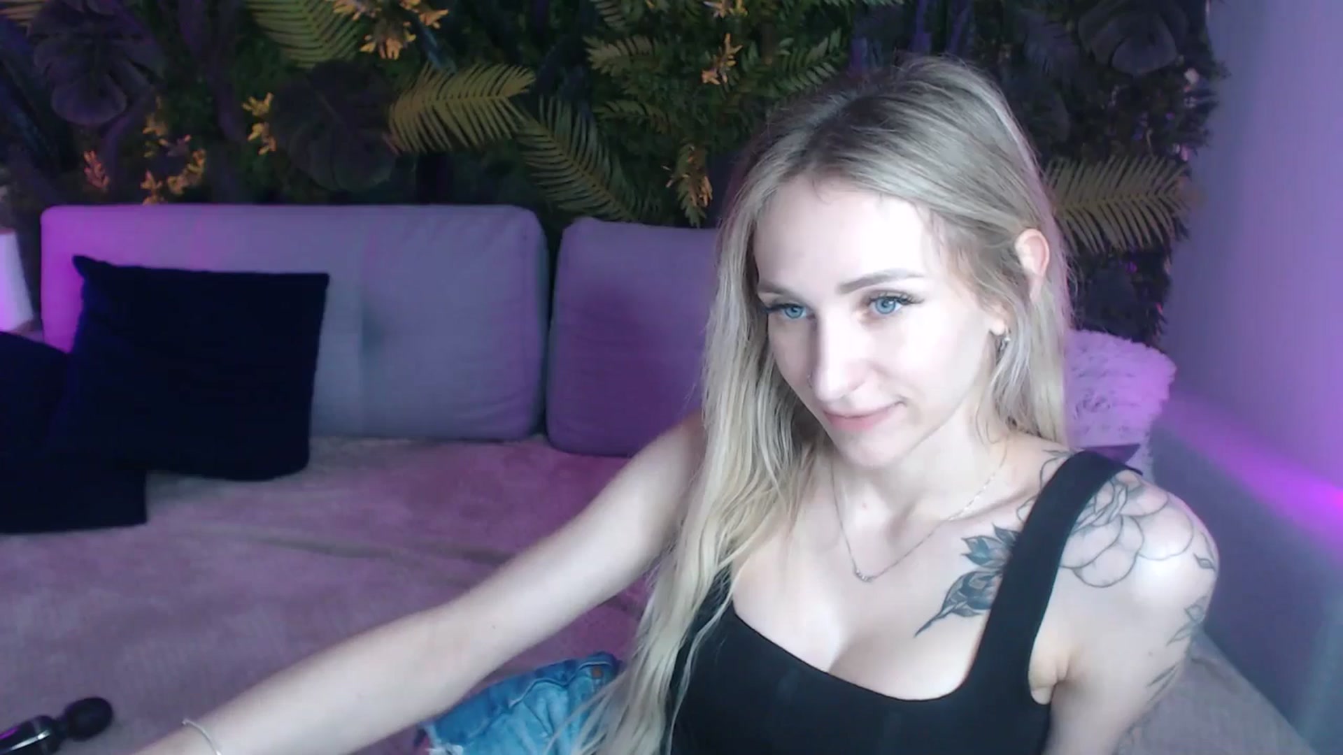 Gallery image thumbnail from Horny_Blond's myfreecams stream on, 06/10/2024, 12:48 image 9 of 20
