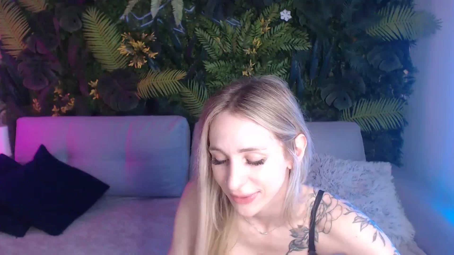 Gallery image thumbnail from Horny_Blond's myfreecams stream on, 06/11/2024, 08:42 image 15 of 20
