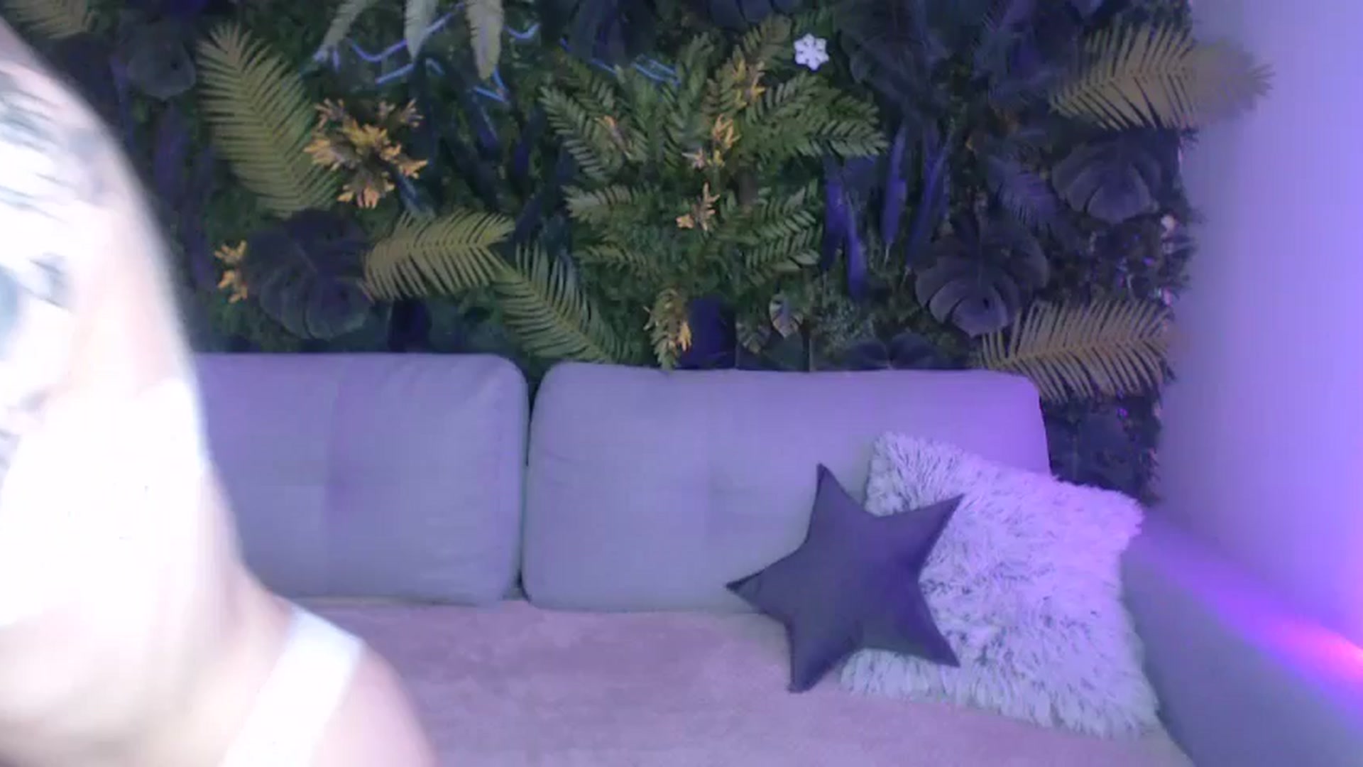 Gallery image thumbnail from Horny_Blond's myfreecams stream on, 06/12/2024, 08:39 image 9 of 20