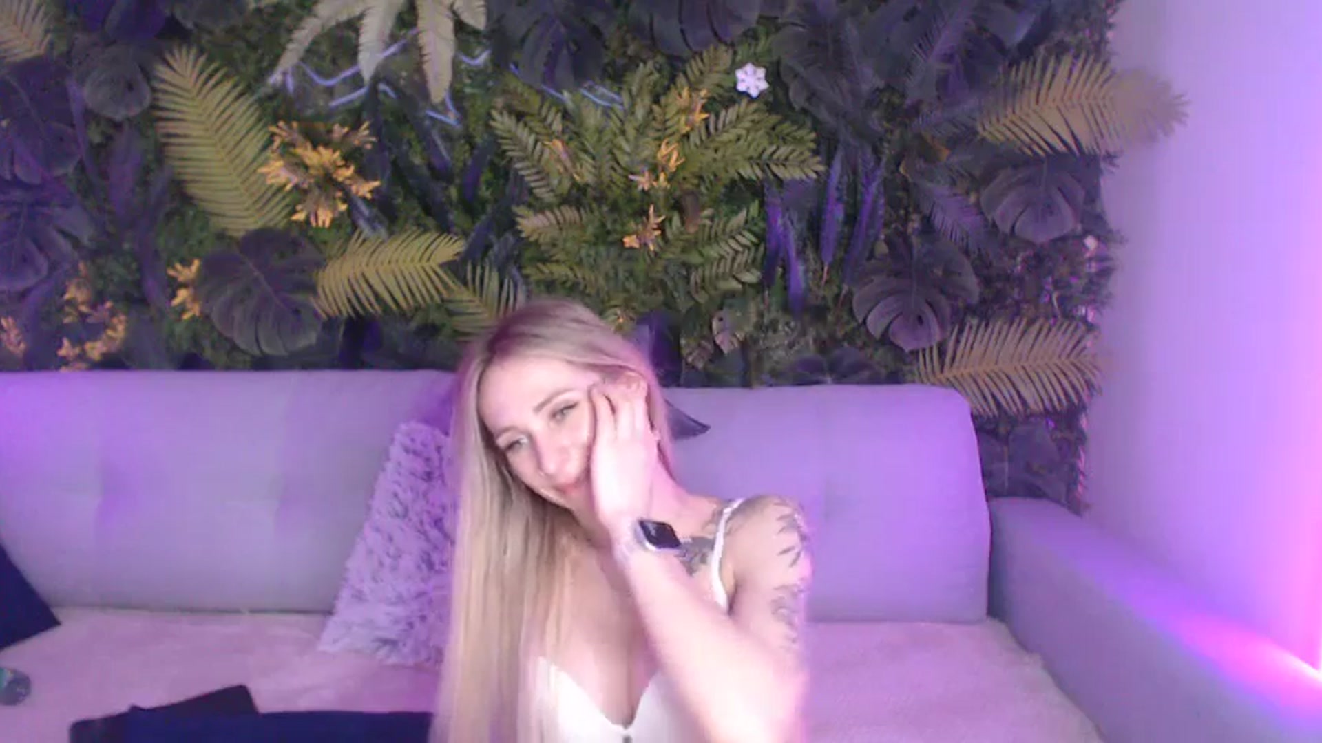 Gallery image thumbnail from Horny_Blond's myfreecams stream on, 06/12/2024, 11:57 image 17 of 20