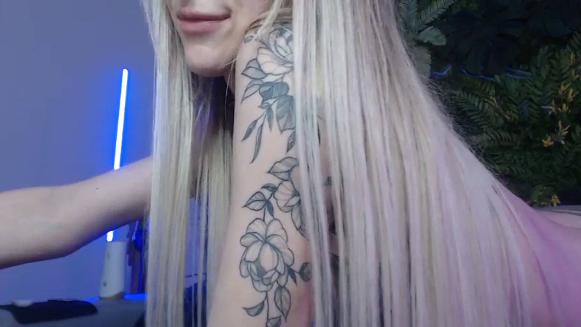 Gallery image thumbnail from Horny_Blond's myfreecams stream on, 06/20/2024, 10:03 image 6 of 20