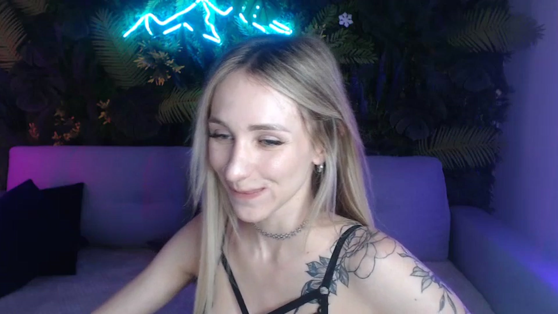Gallery image thumbnail from Horny_Blond's myfreecams stream on, 06/21/2024, 08:40 image 2 of 20