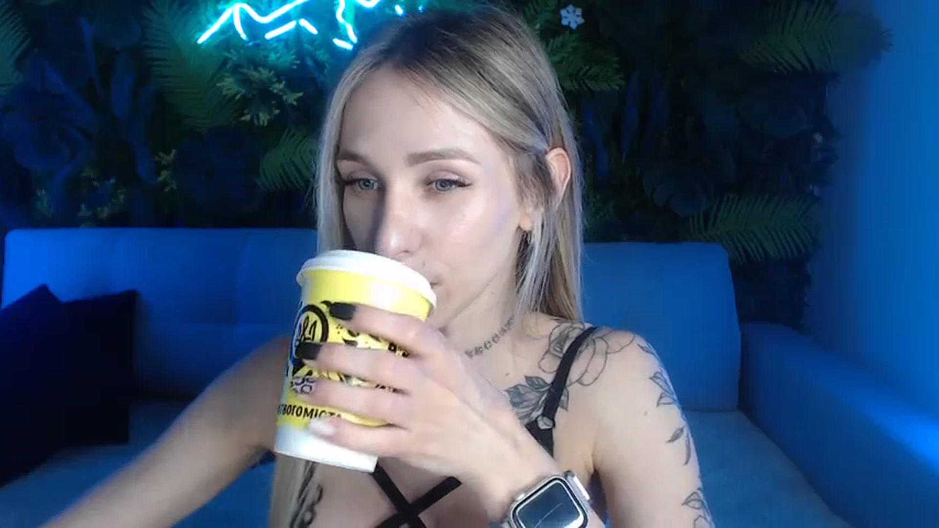 Gallery image thumbnail from Horny_Blond's myfreecams stream on, 06/21/2024, 09:23 image 7 of 20