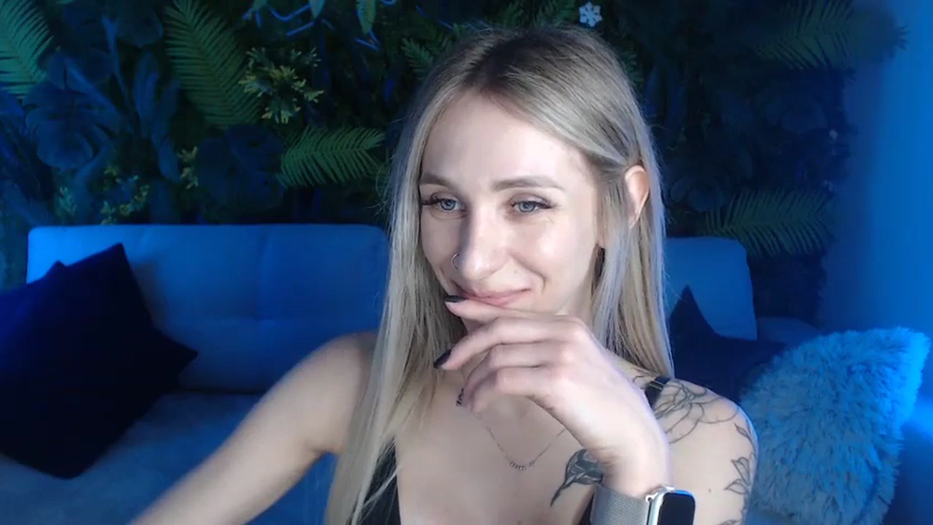 Gallery image thumbnail from Horny_Blond's myfreecams stream on, 06/22/2024, 08:15 image 17 of 20