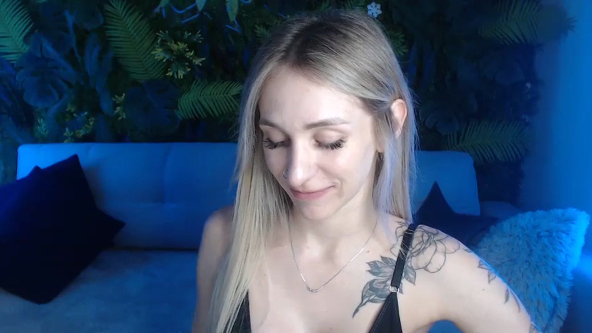 Gallery image thumbnail from Horny_Blond's myfreecams stream on, 06/22/2024, 08:15 image 6 of 20