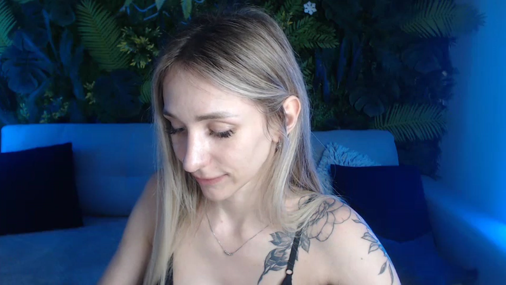 Gallery image thumbnail from Horny_Blond's myfreecams stream on, 06/23/2024, 11:27 image 17 of 20
