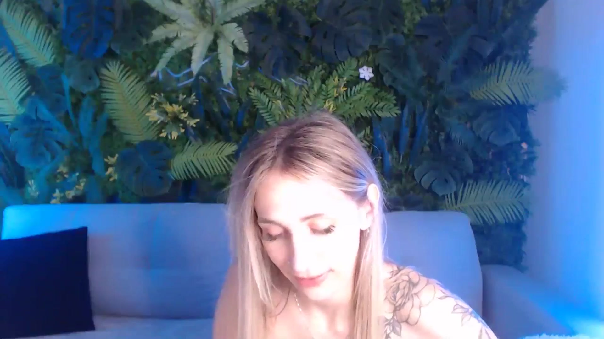 Gallery image thumbnail from Horny_Blond's myfreecams stream on, 06/23/2024, 12:32 image 13 of 20