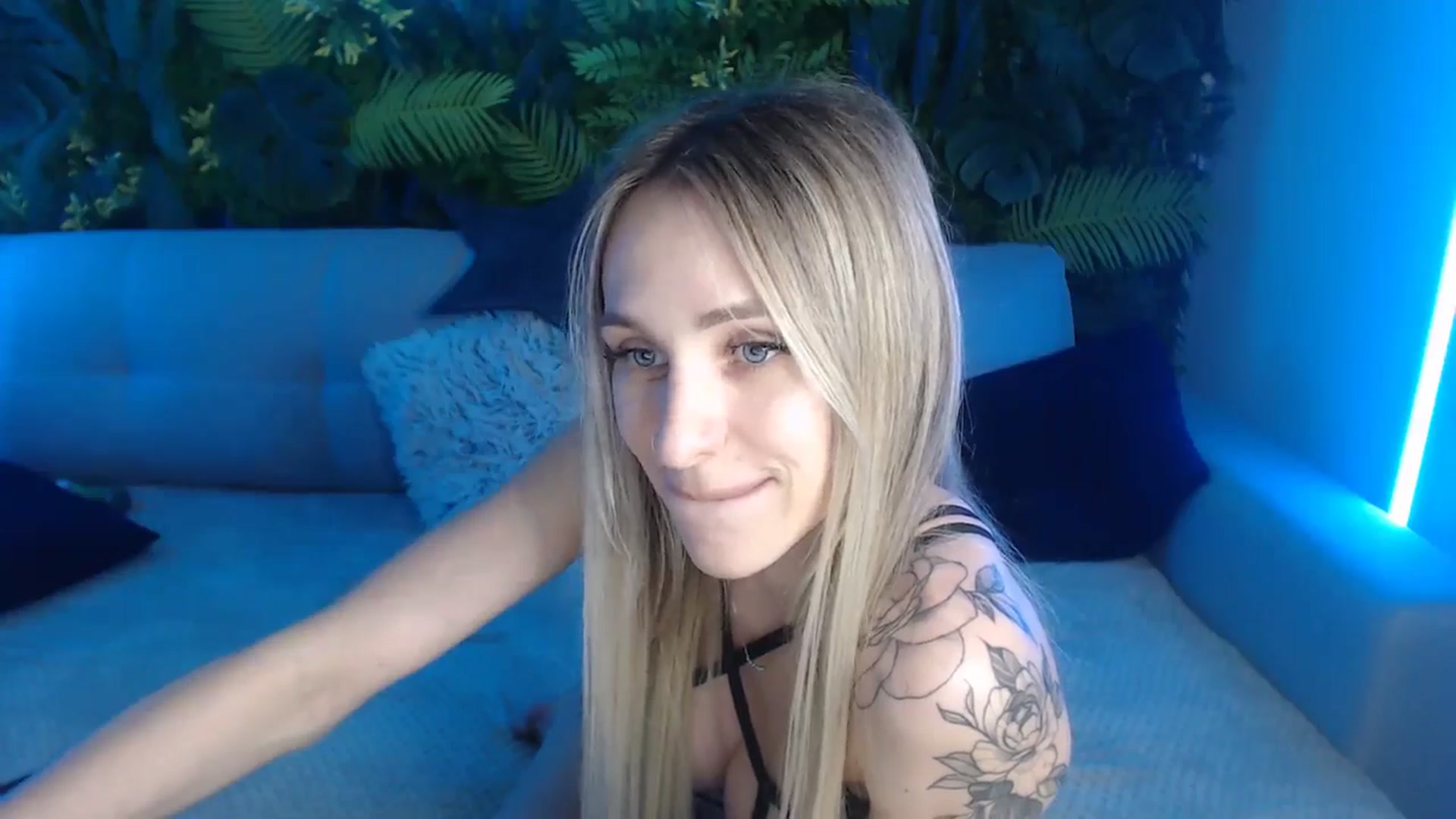 Gallery image thumbnail from Horny_Blond's myfreecams stream on, 06/24/2024, 12:18 image 3 of 20